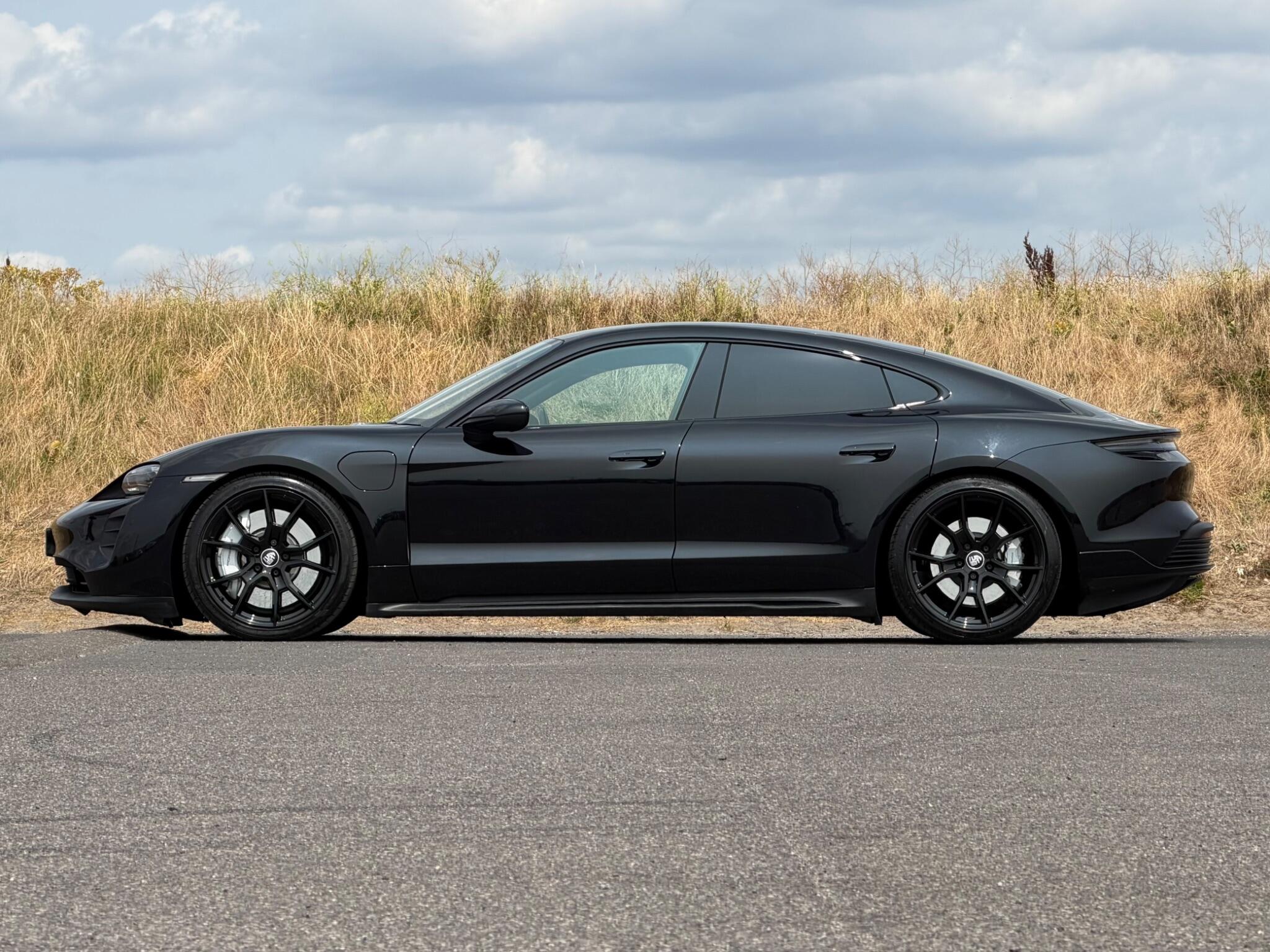 Porsche Taycan view 36