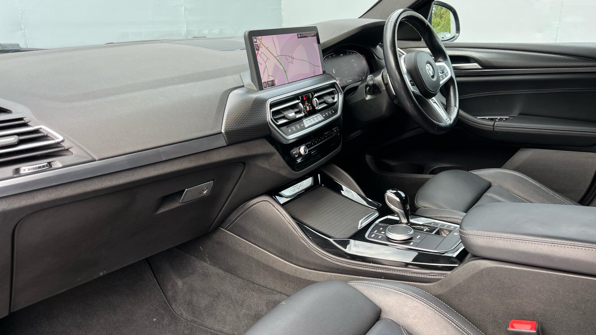 BMW X4 view 7