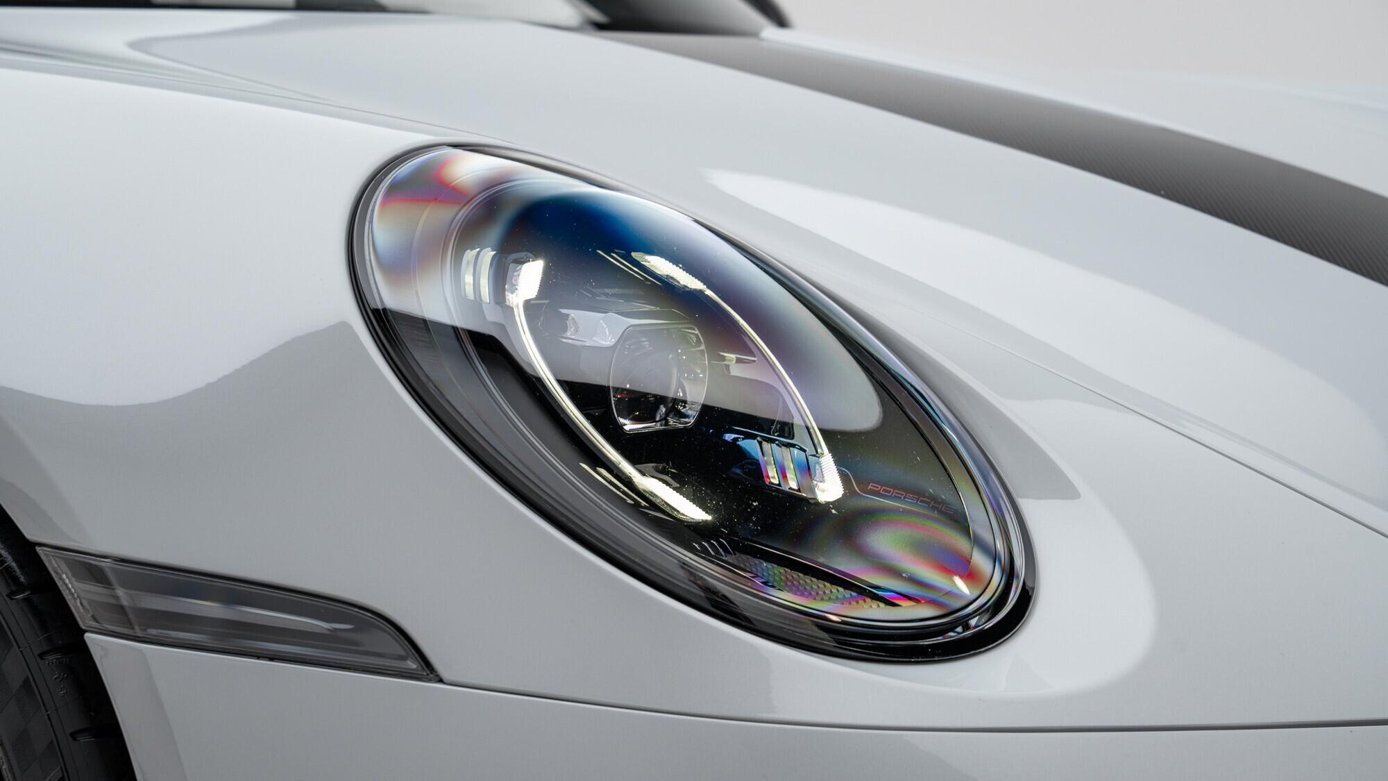 Porsche 911 view 17