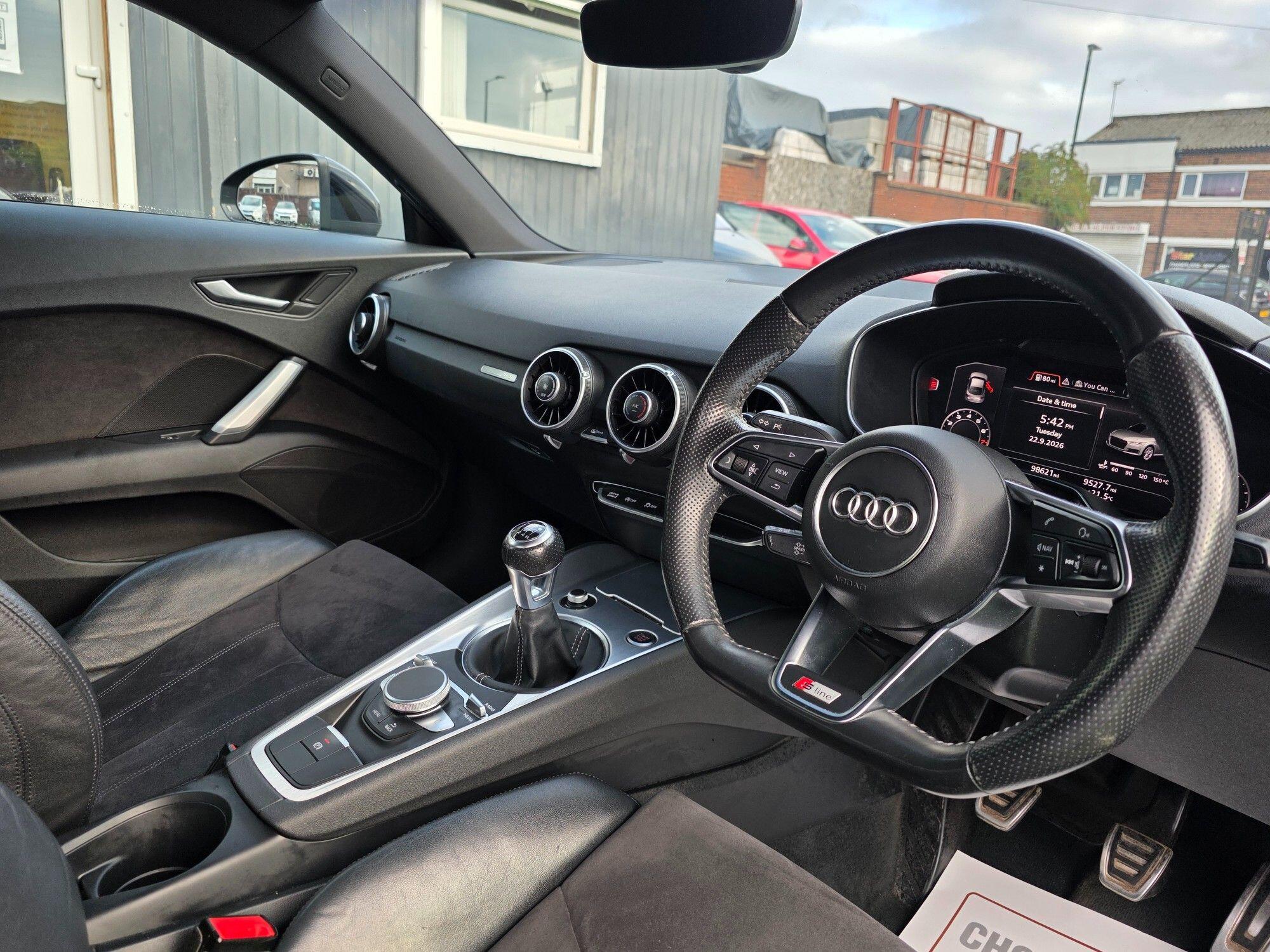 Audi TT view 19