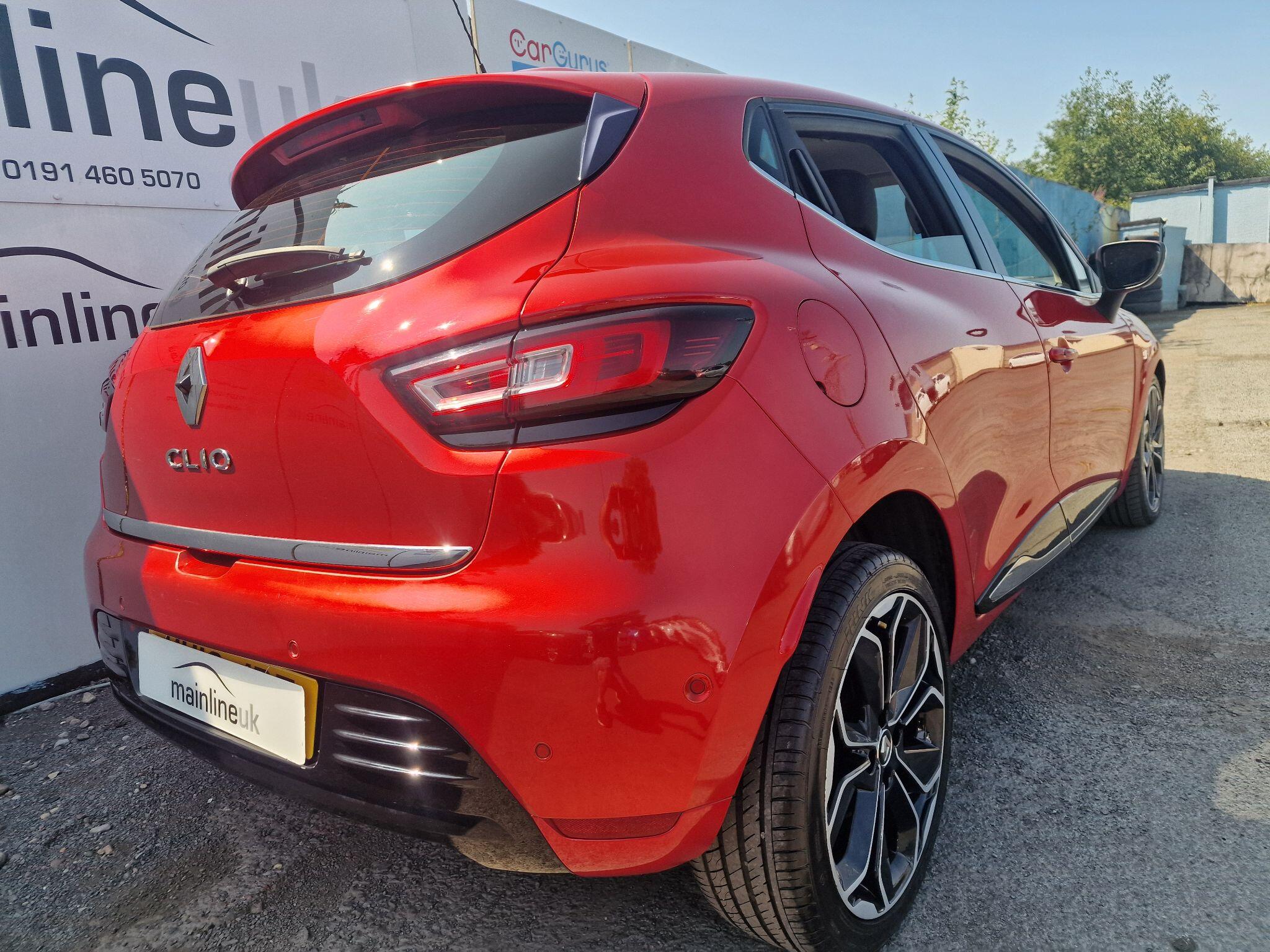 Renault Clio view 24
