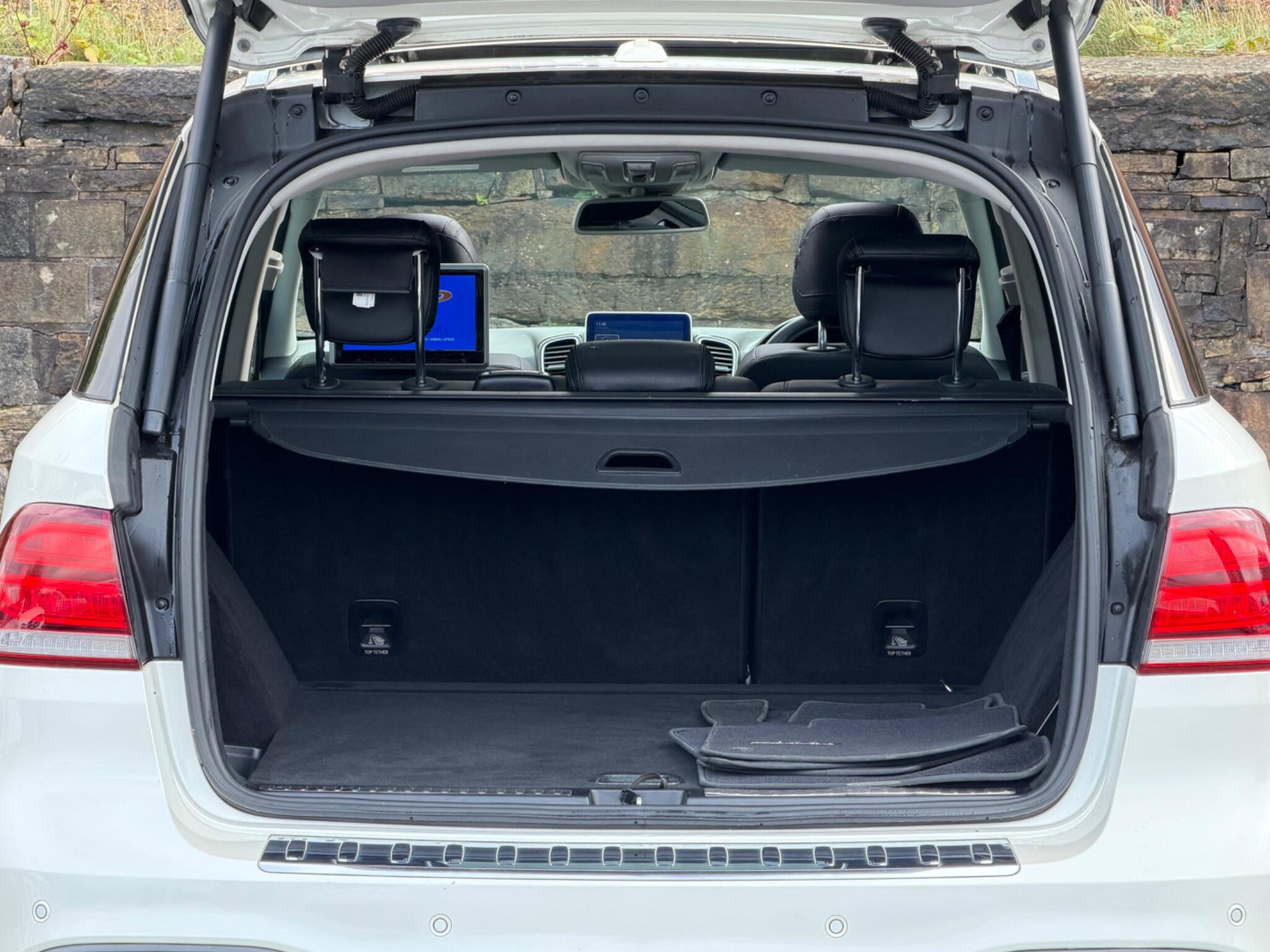 Mercedes-Benz GLE view 23