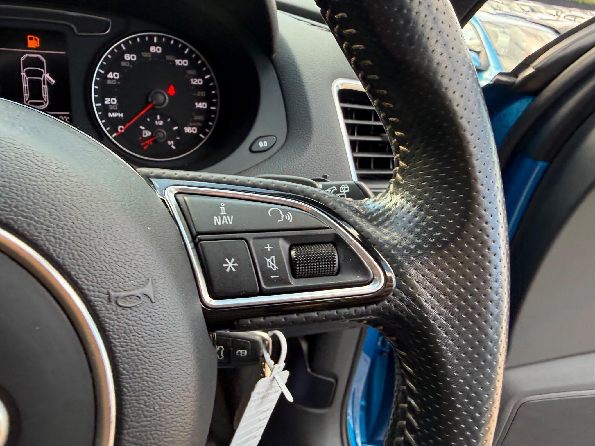 Audi Q3 view 24