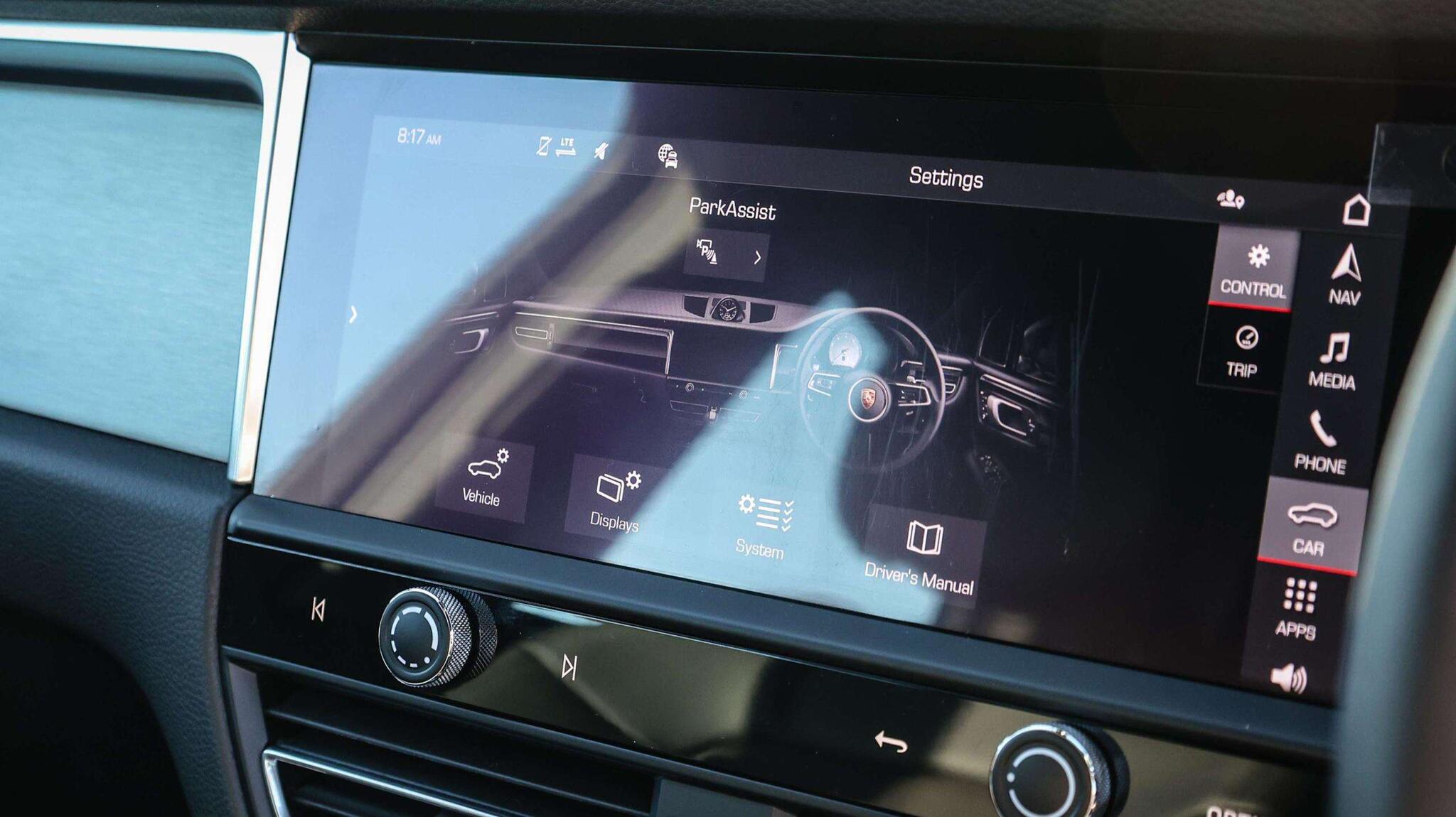 Porsche Macan view 22