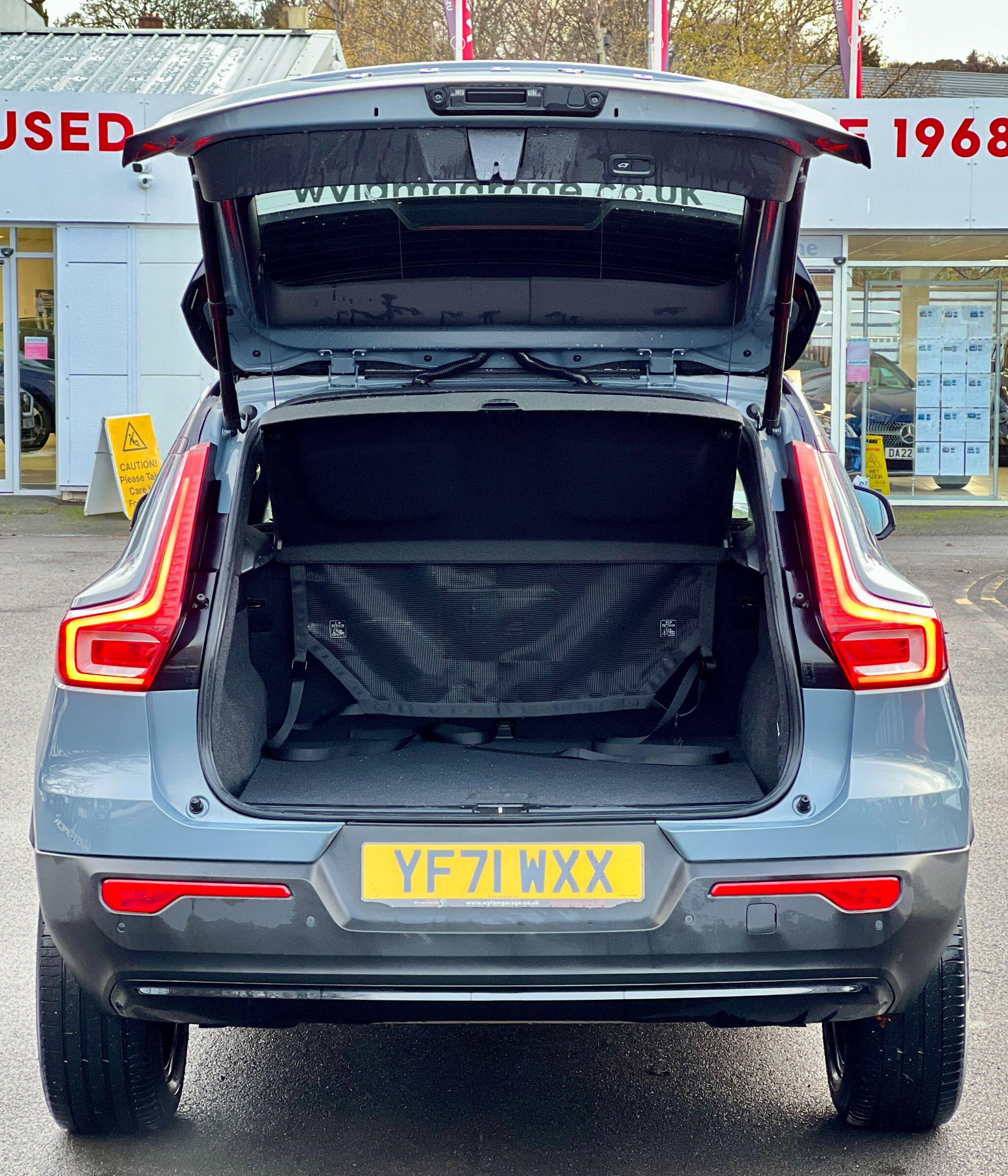 Volvo XC40 view 33