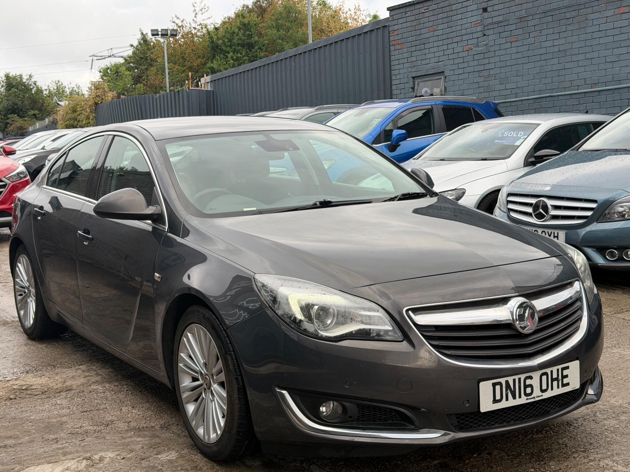 Vauxhall Insignia view 3