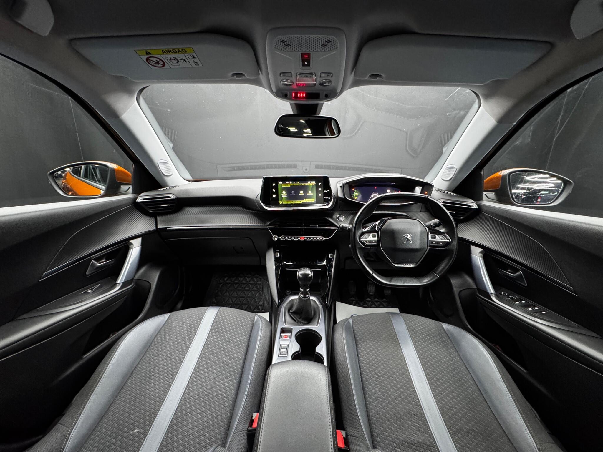 Peugeot 2008 view 17