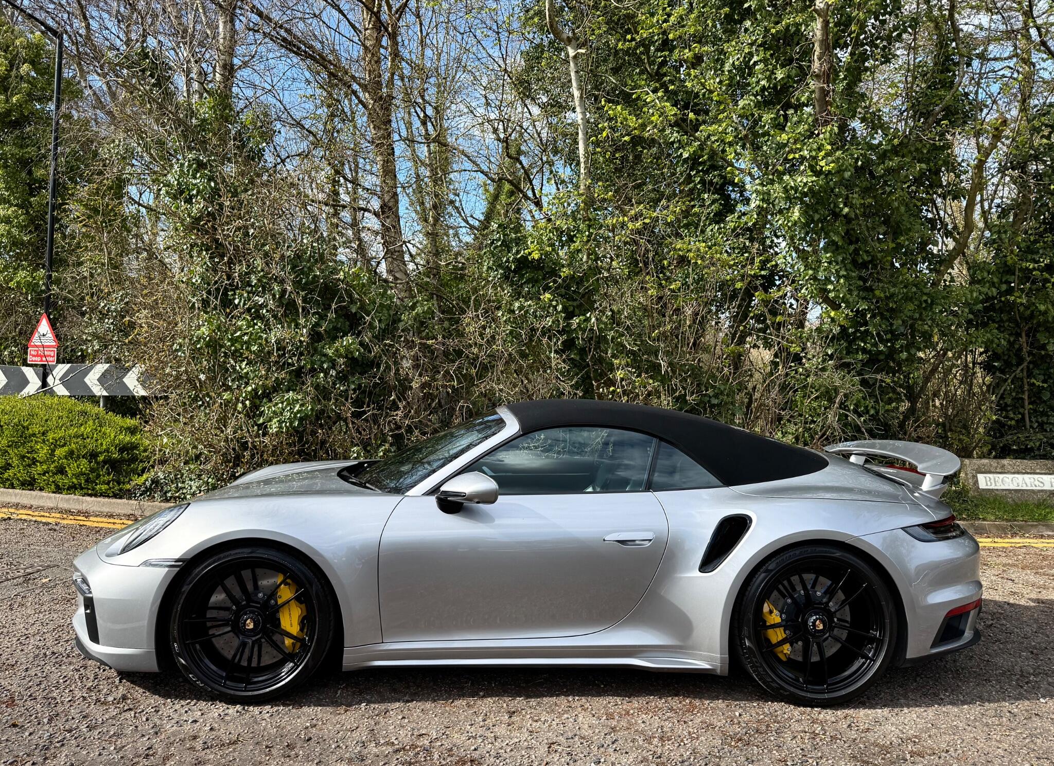 Porsche 911 view 27