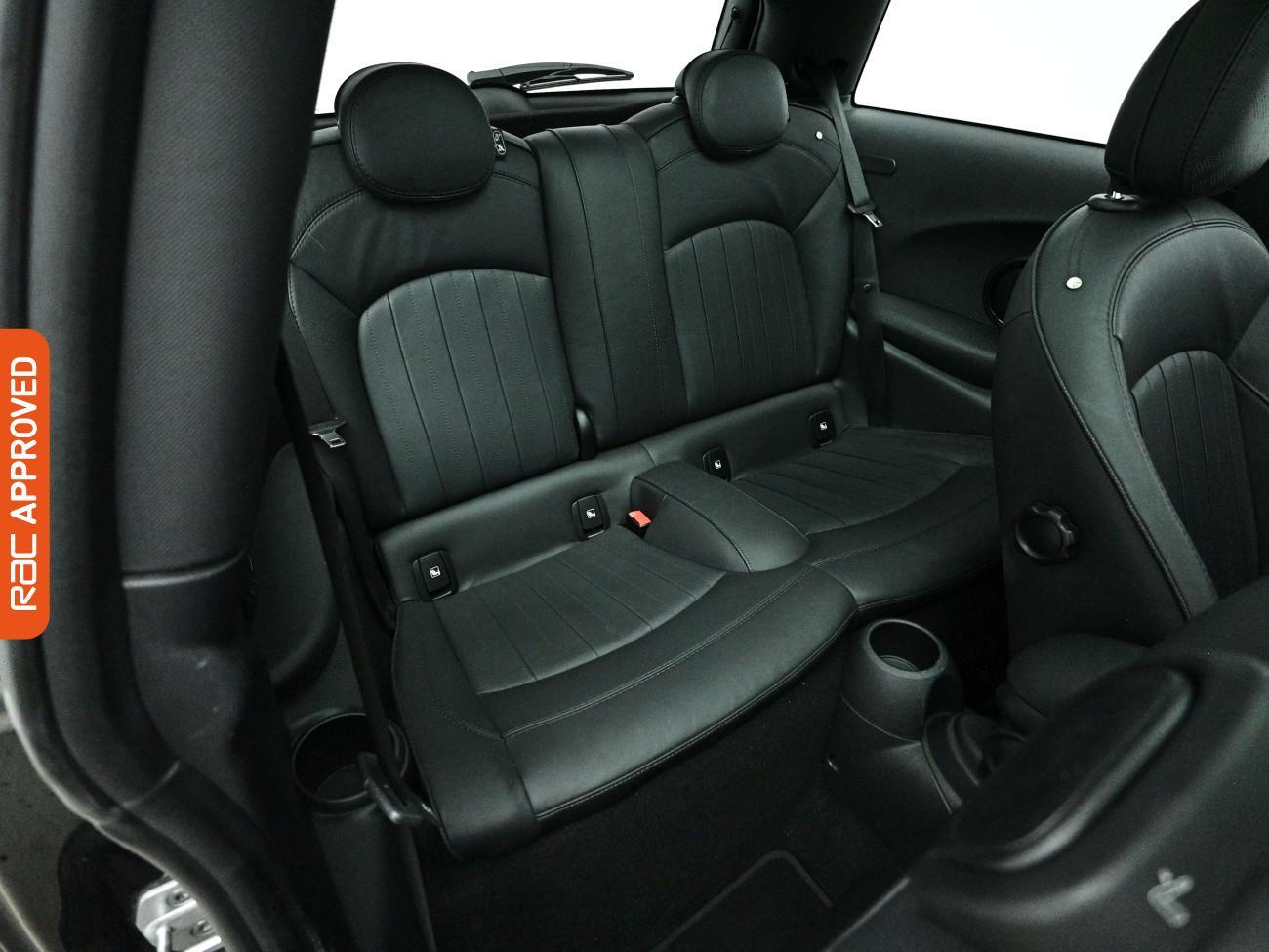 Mini Hatch view 14