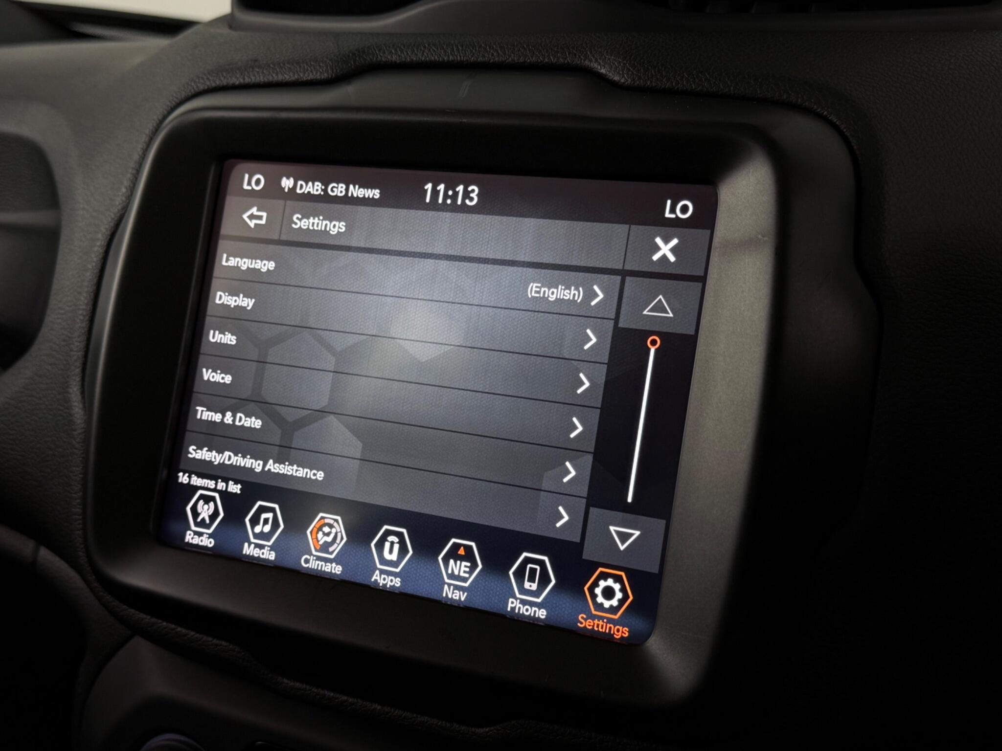 Jeep Renegade view 24