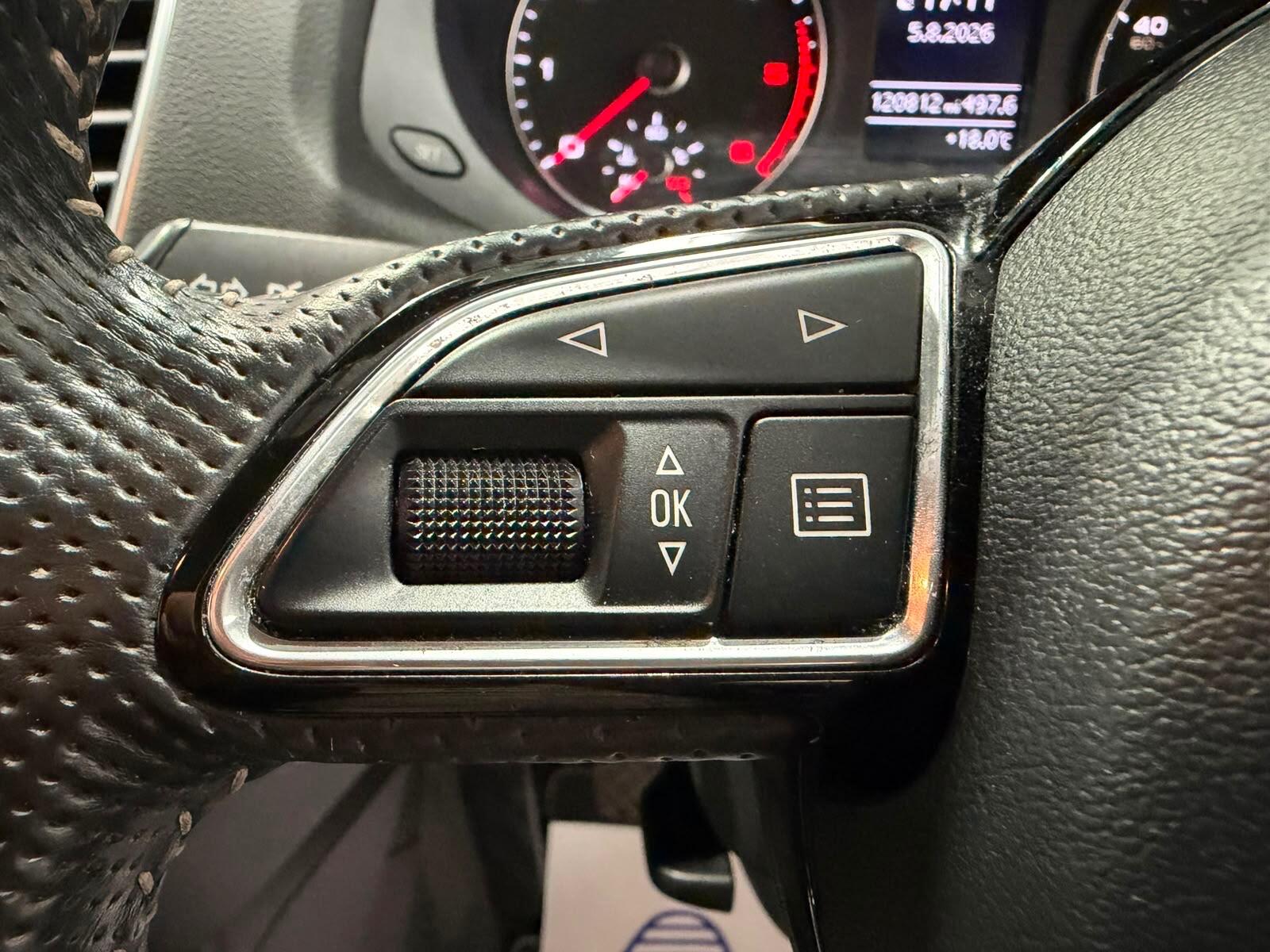 Audi Q3 view 20