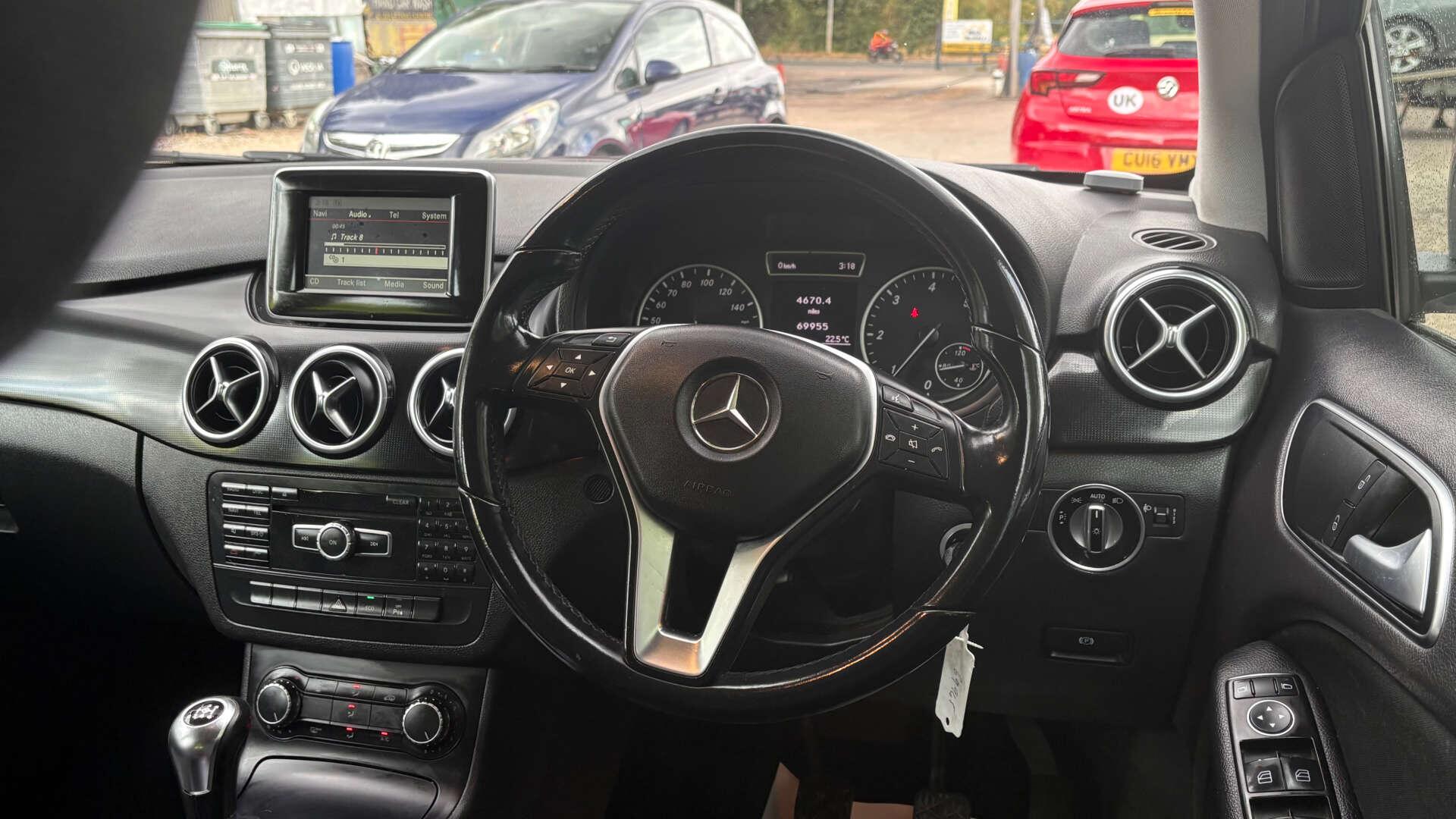 Mercedes-Benz B-Class view 12