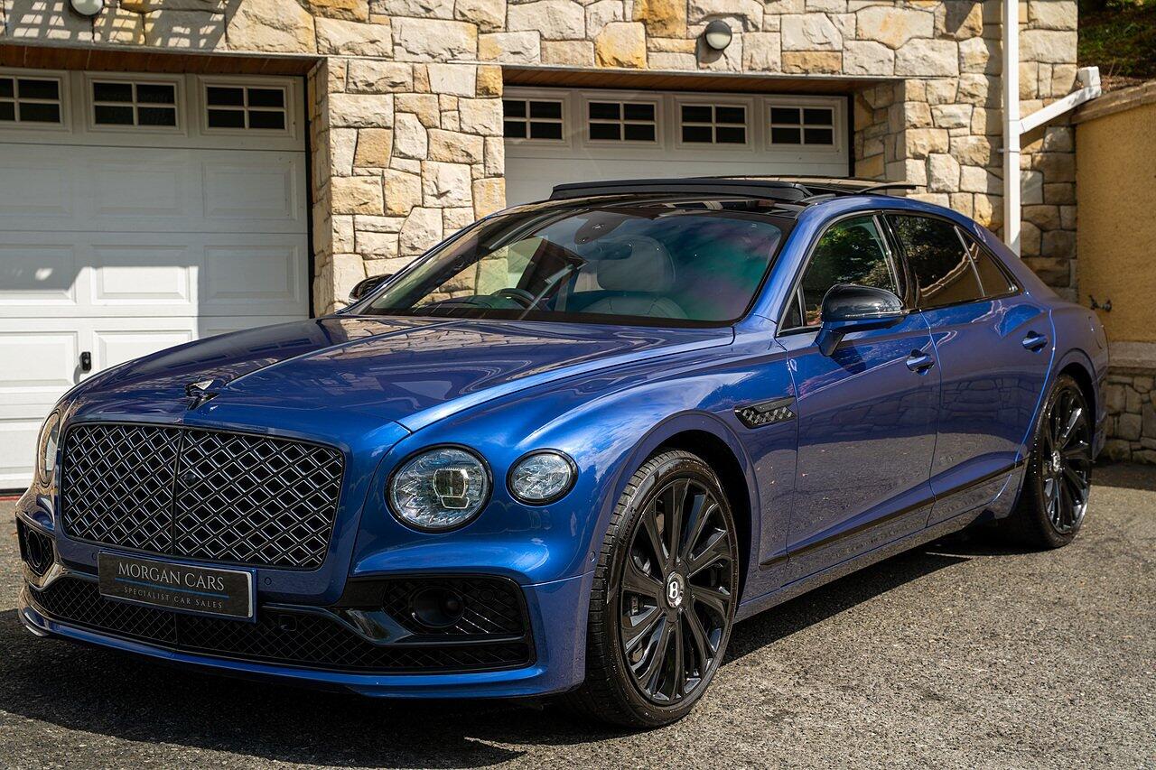Bentley Flying Spur view 39