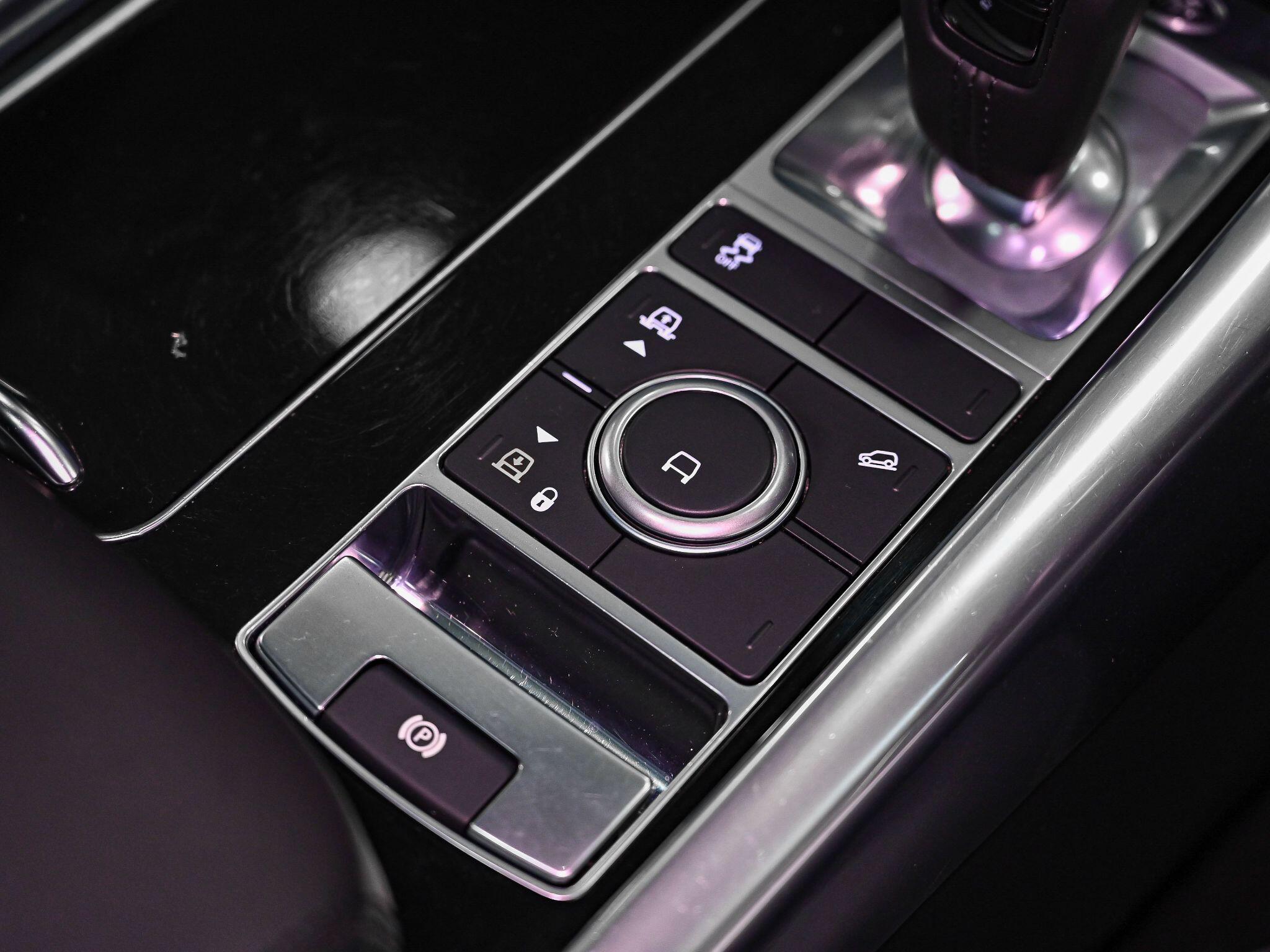 Land Rover Range Rover Sport view 14
