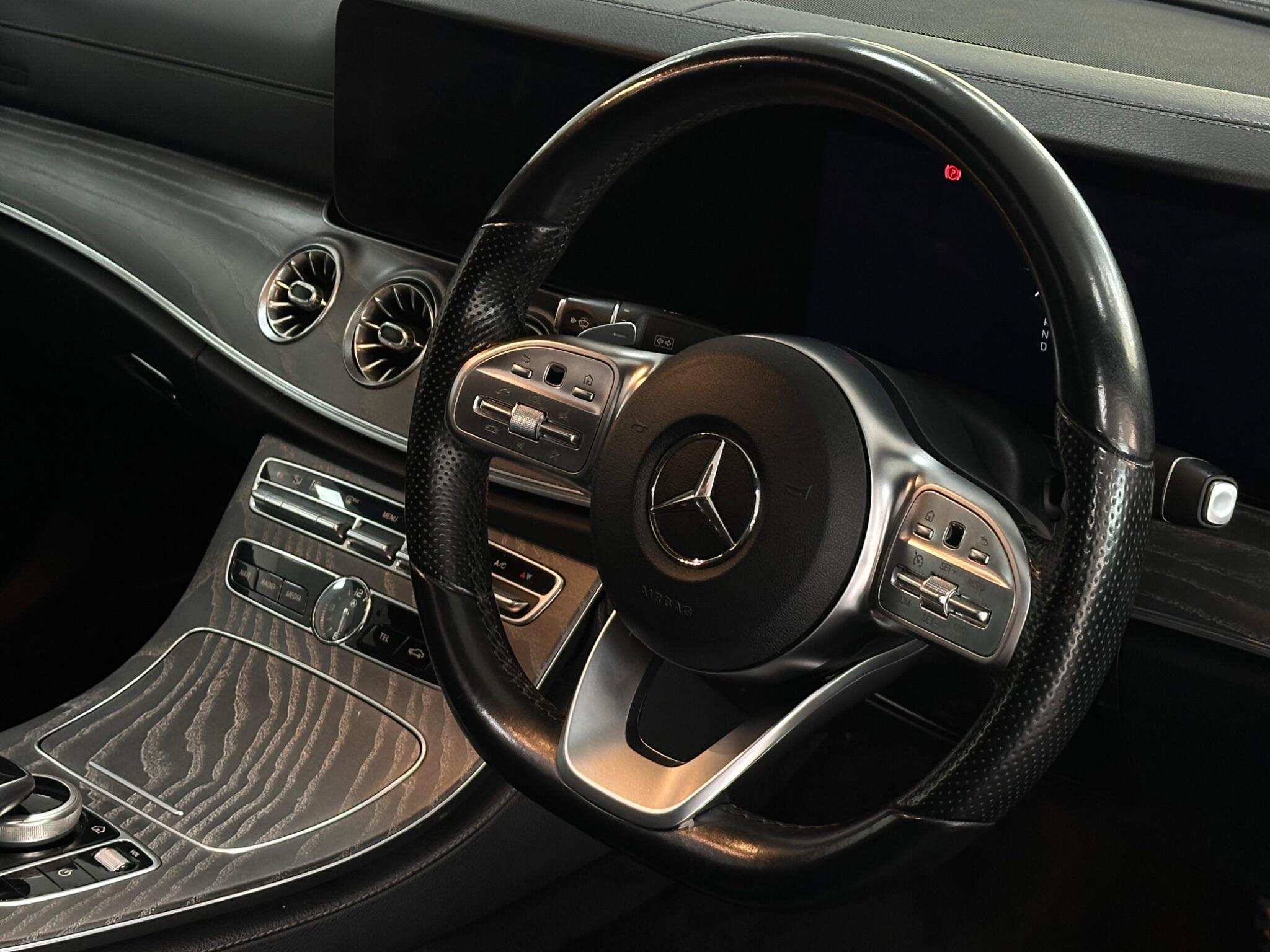 Mercedes-Benz CLS view 18
