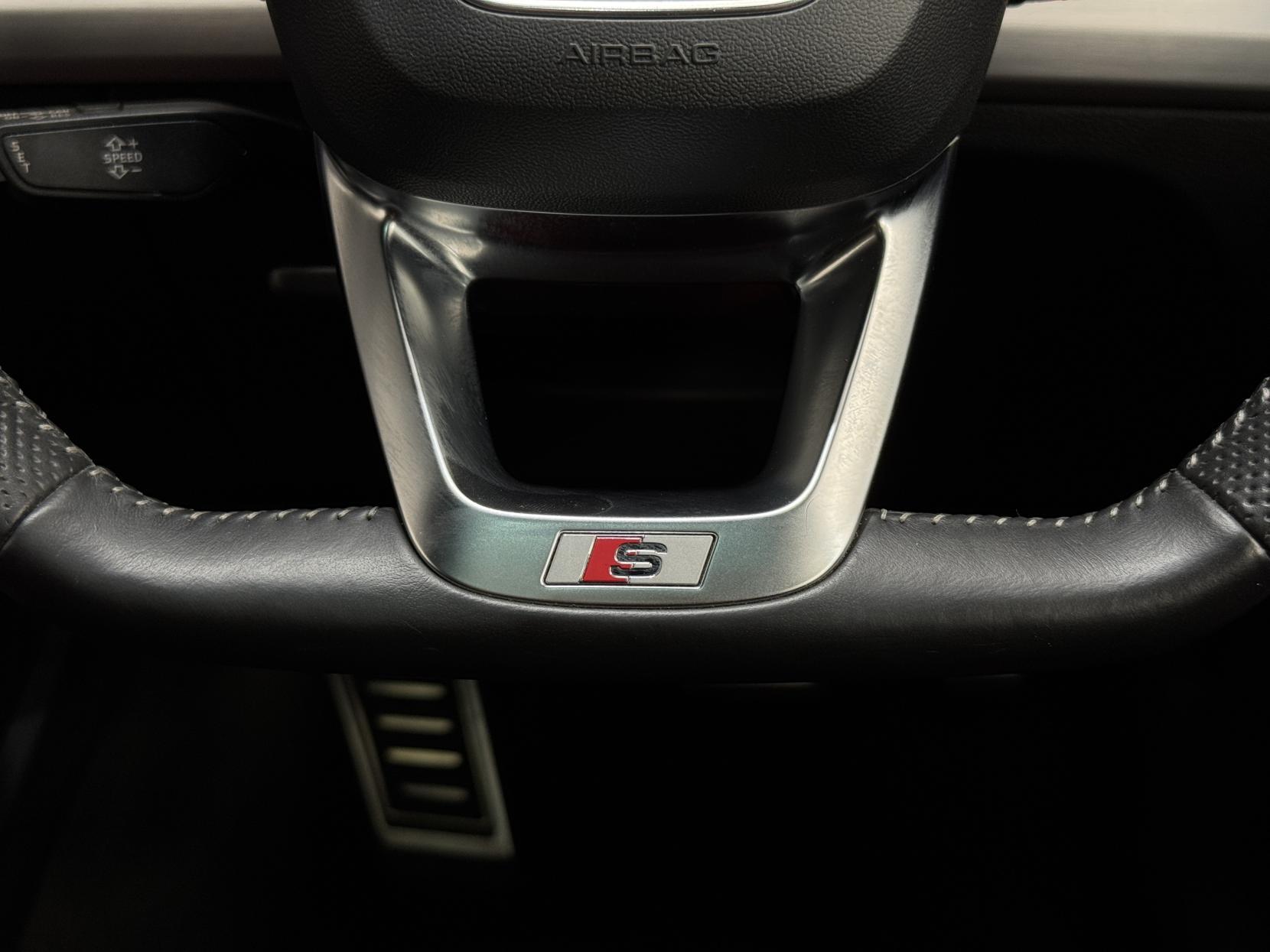 Audi Q5 view 45