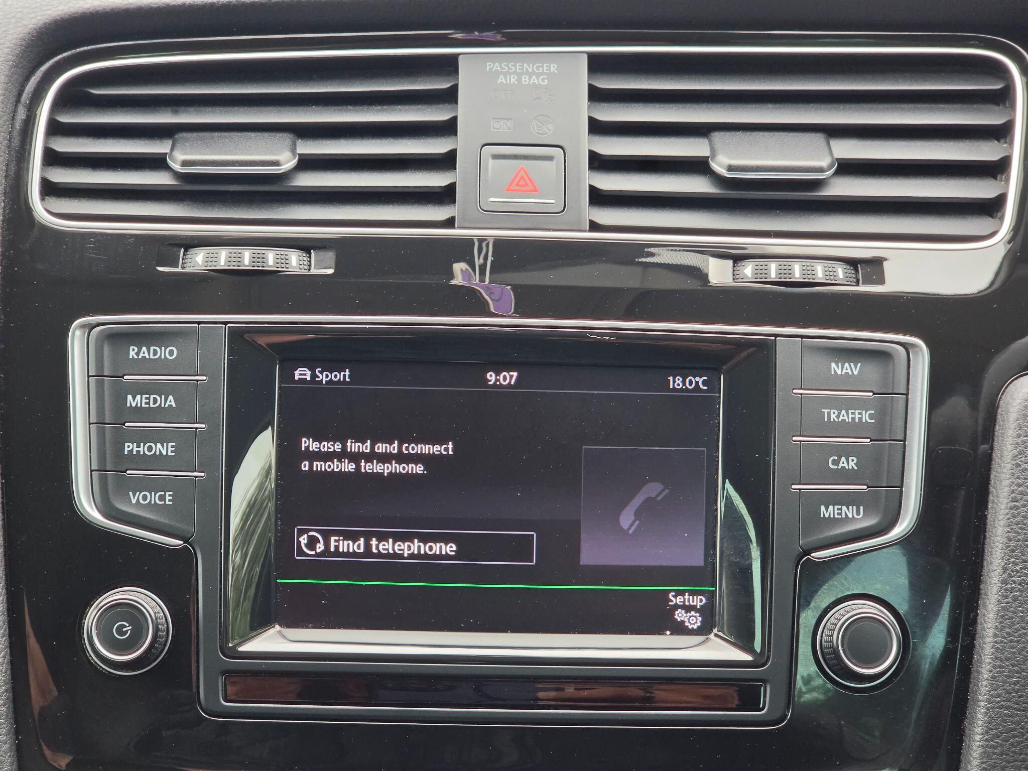 Volkswagen Golf view 17