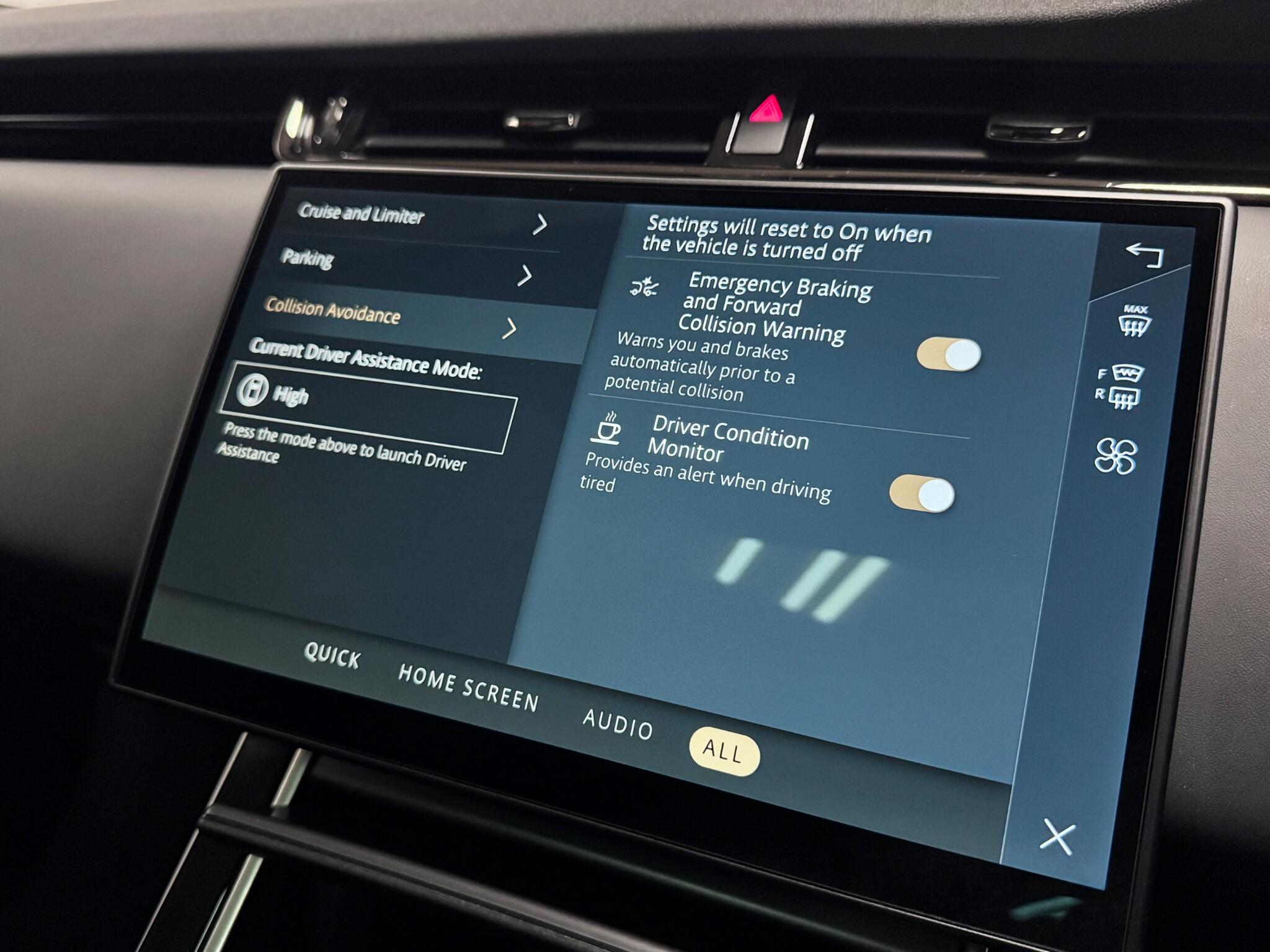 Land Rover Range Rover Evoque view 49