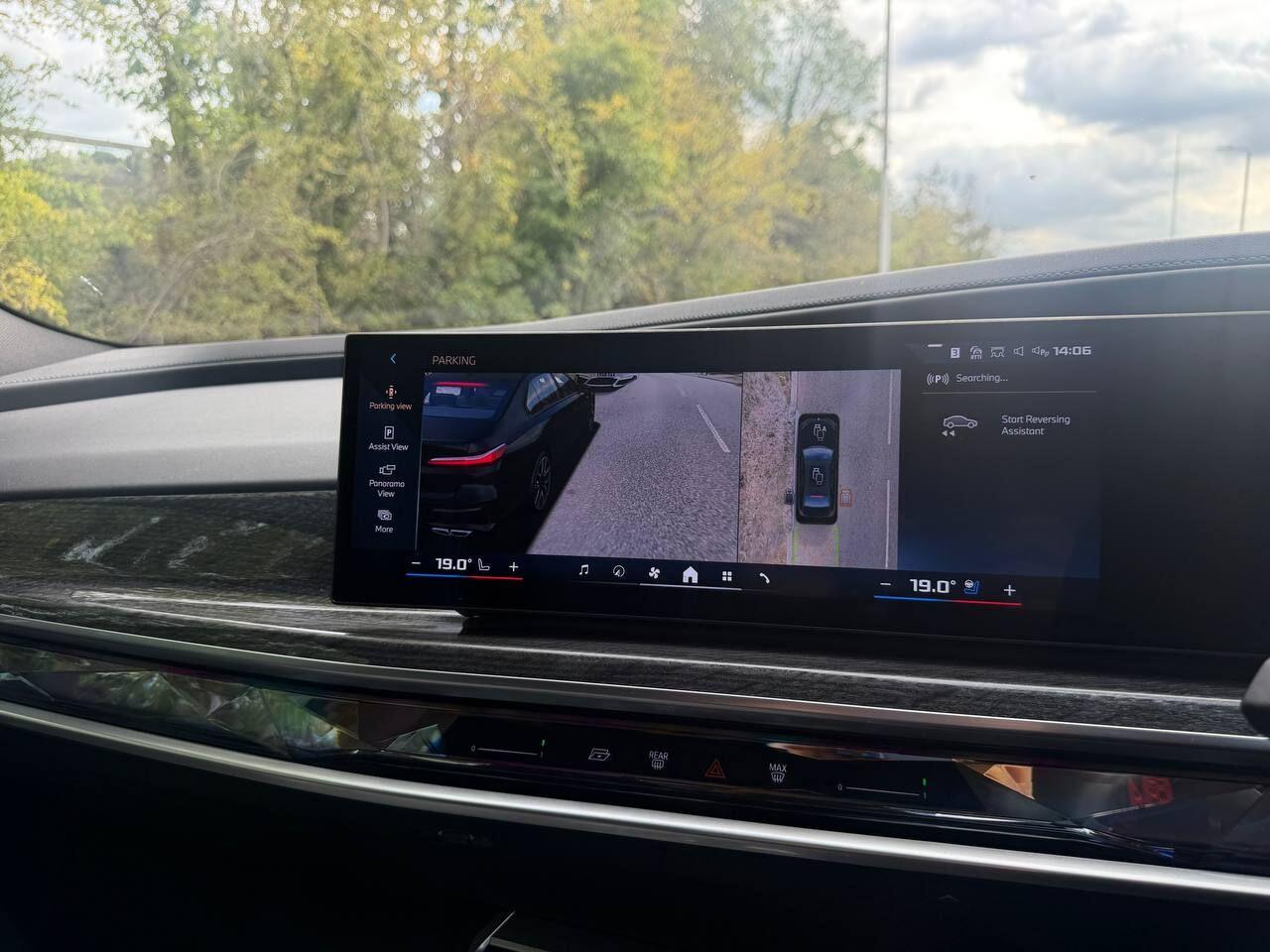 BMW 7 Series view 56