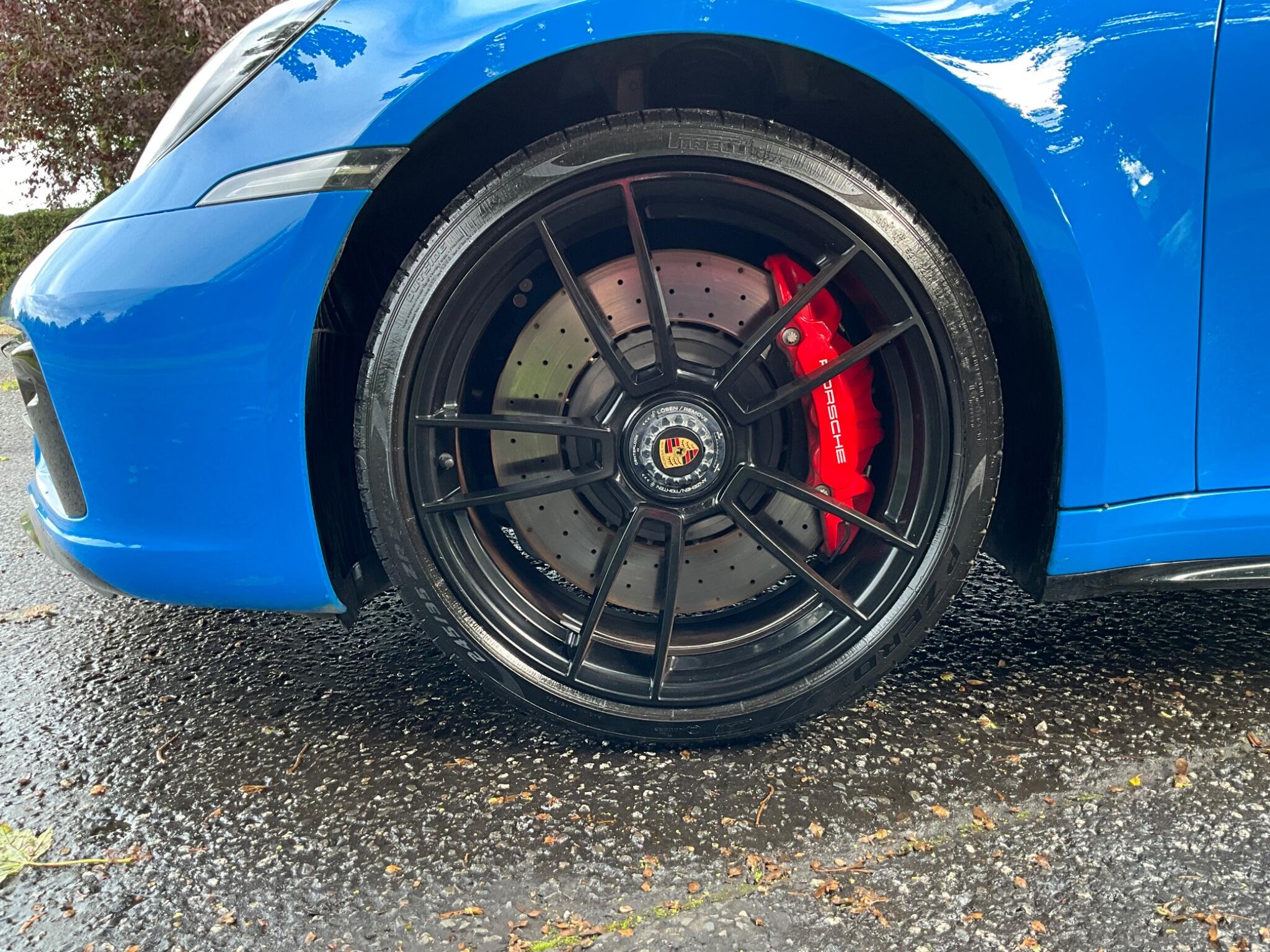 Porsche 911 view 19