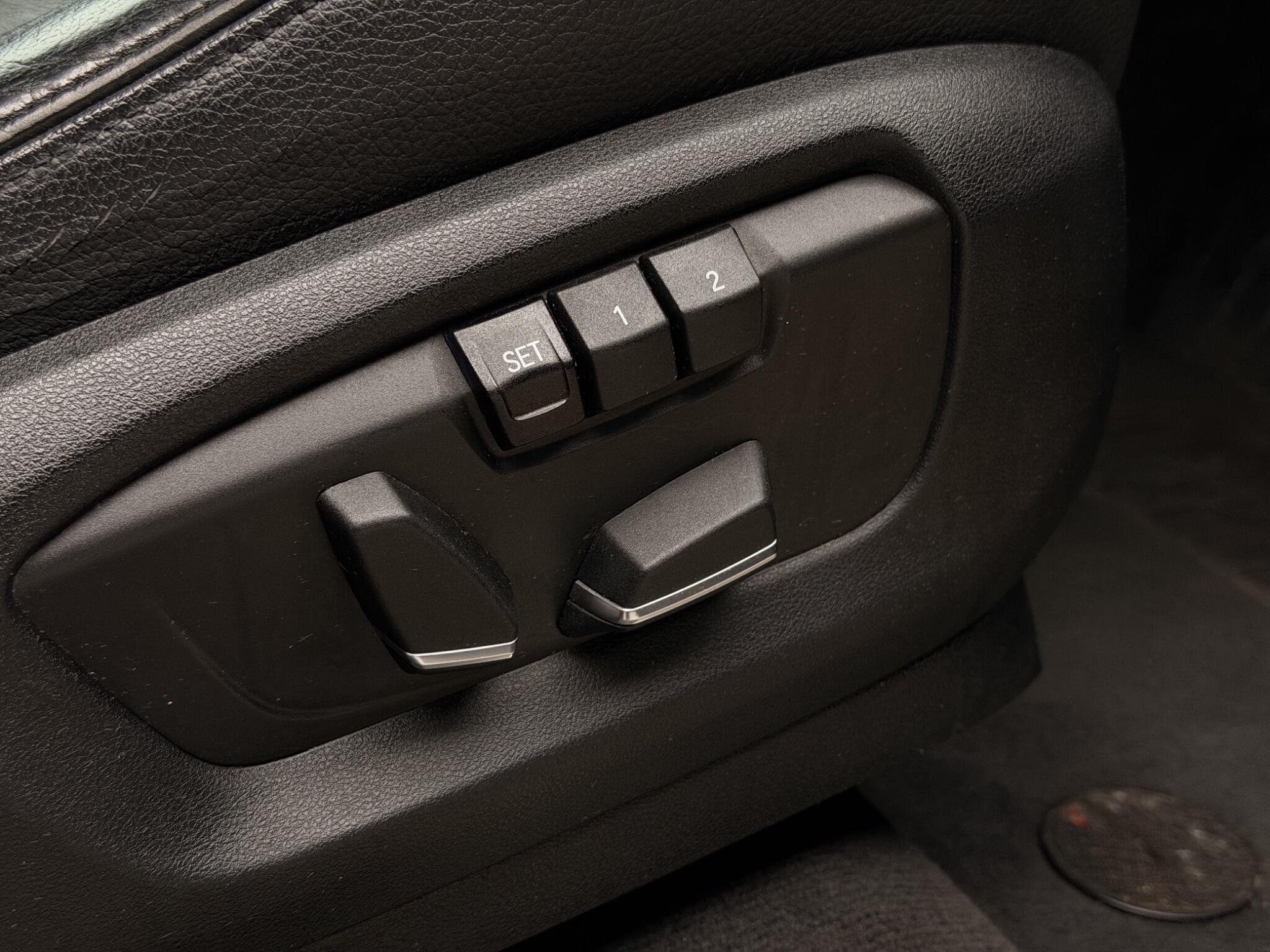 BMW X5 view 24