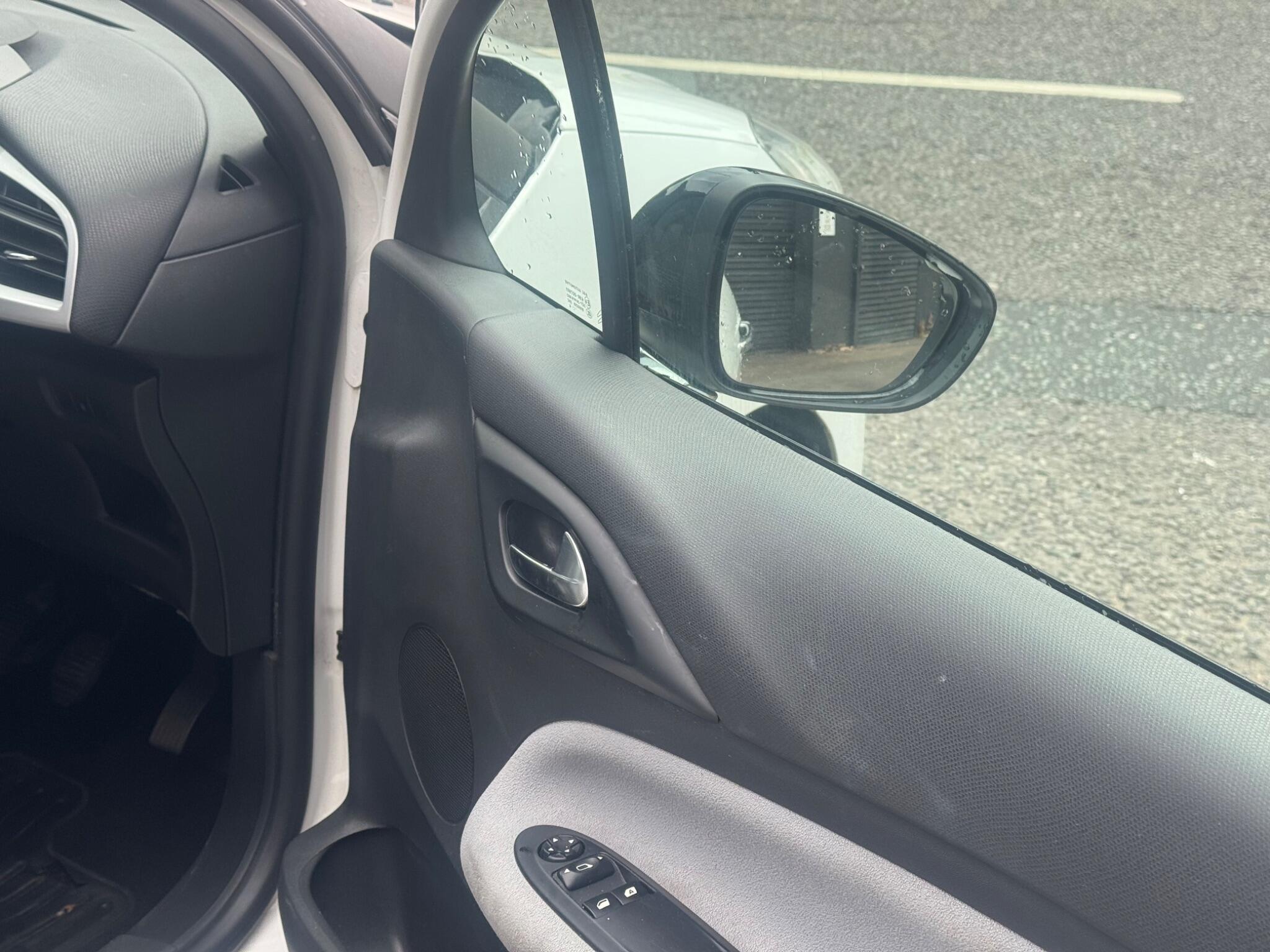 Citroen DS3 view 21