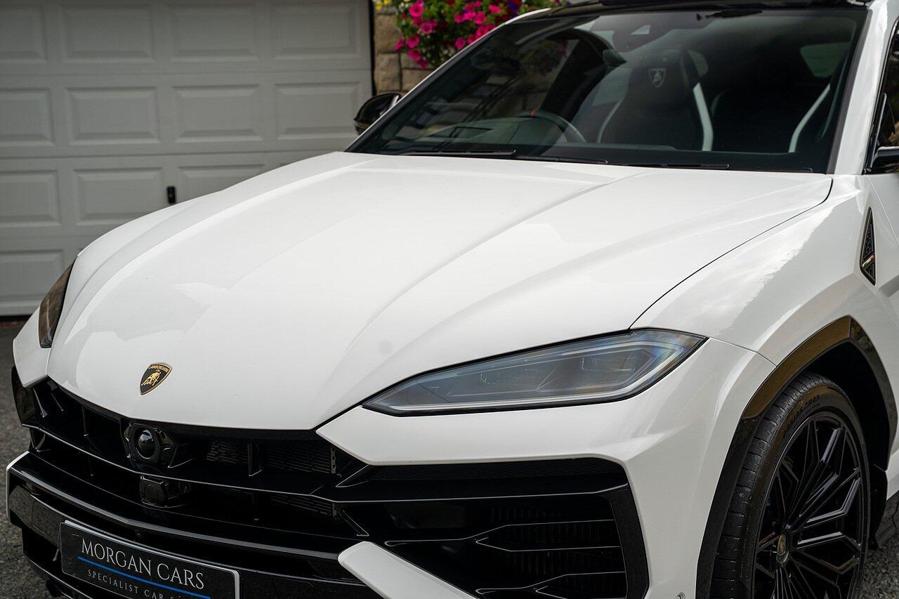 Lamborghini Urus view 41
