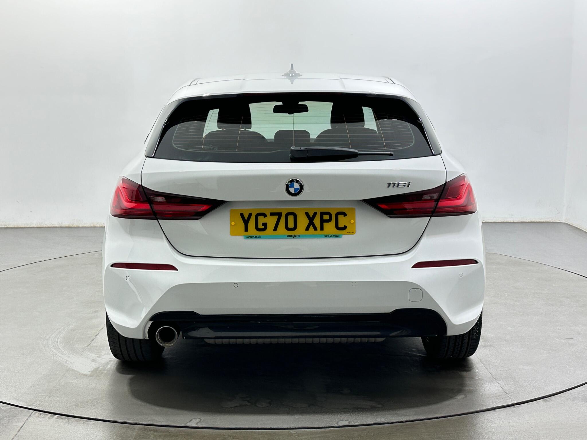 BMW 1 Series view 7