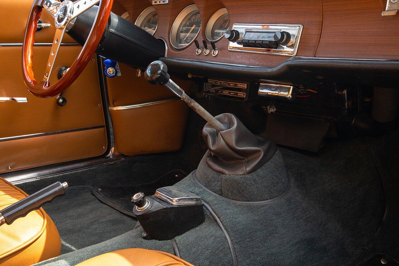 Alfa Romeo Giulia view 31
