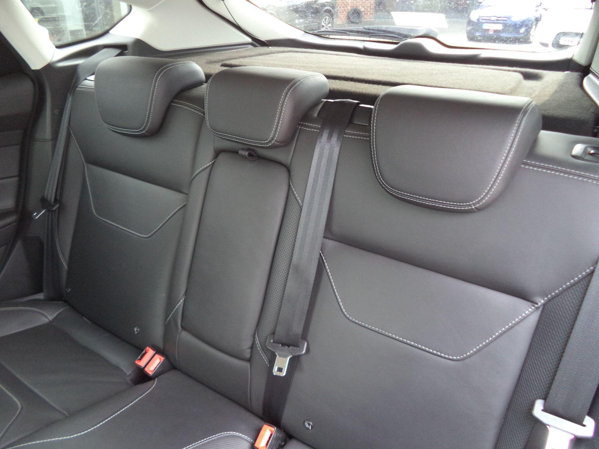 Ford Focus view 38