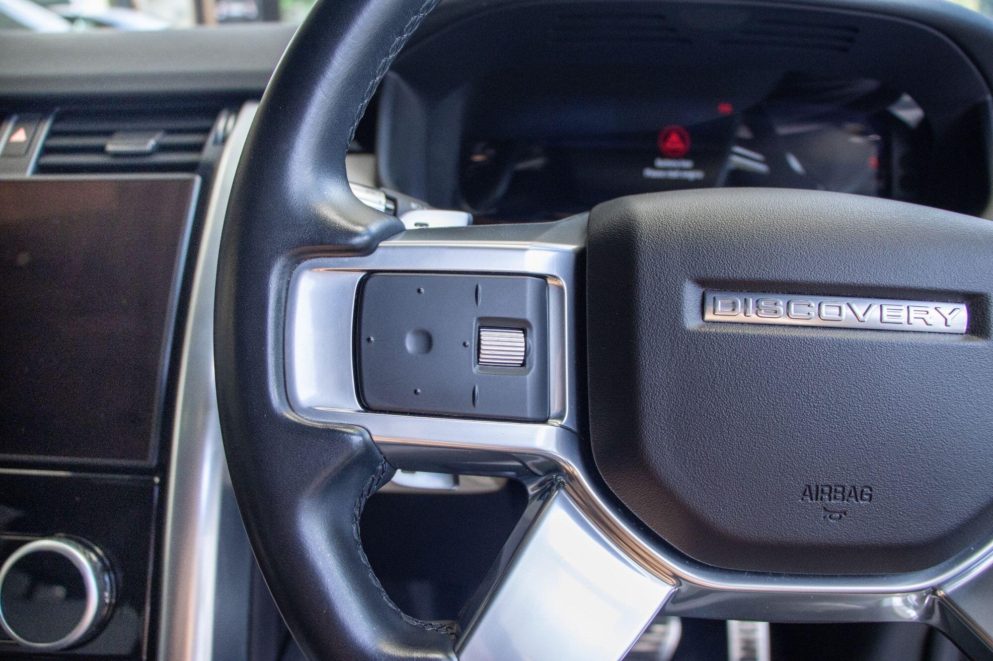 Land Rover Discovery view 31