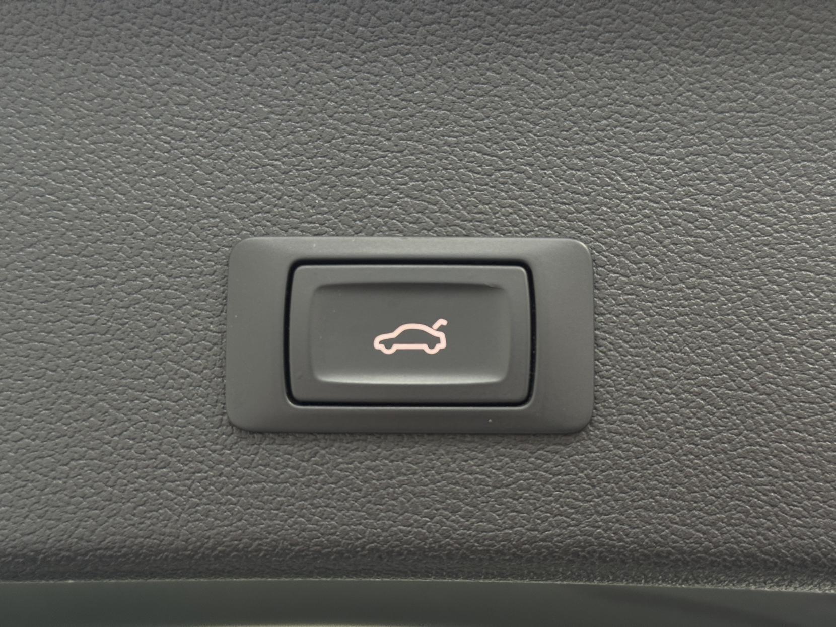 Audi S4 Avant view 52