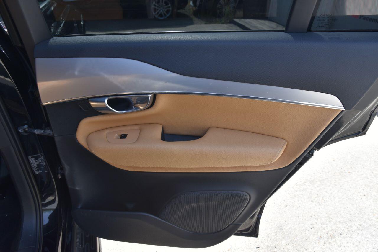 Volvo XC90 view 56