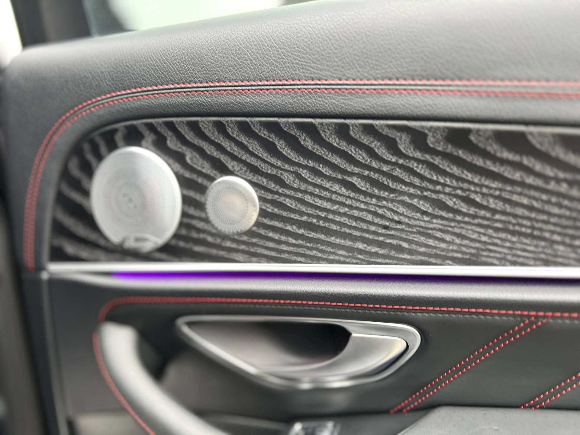 Mercedes-Benz E Class view 24