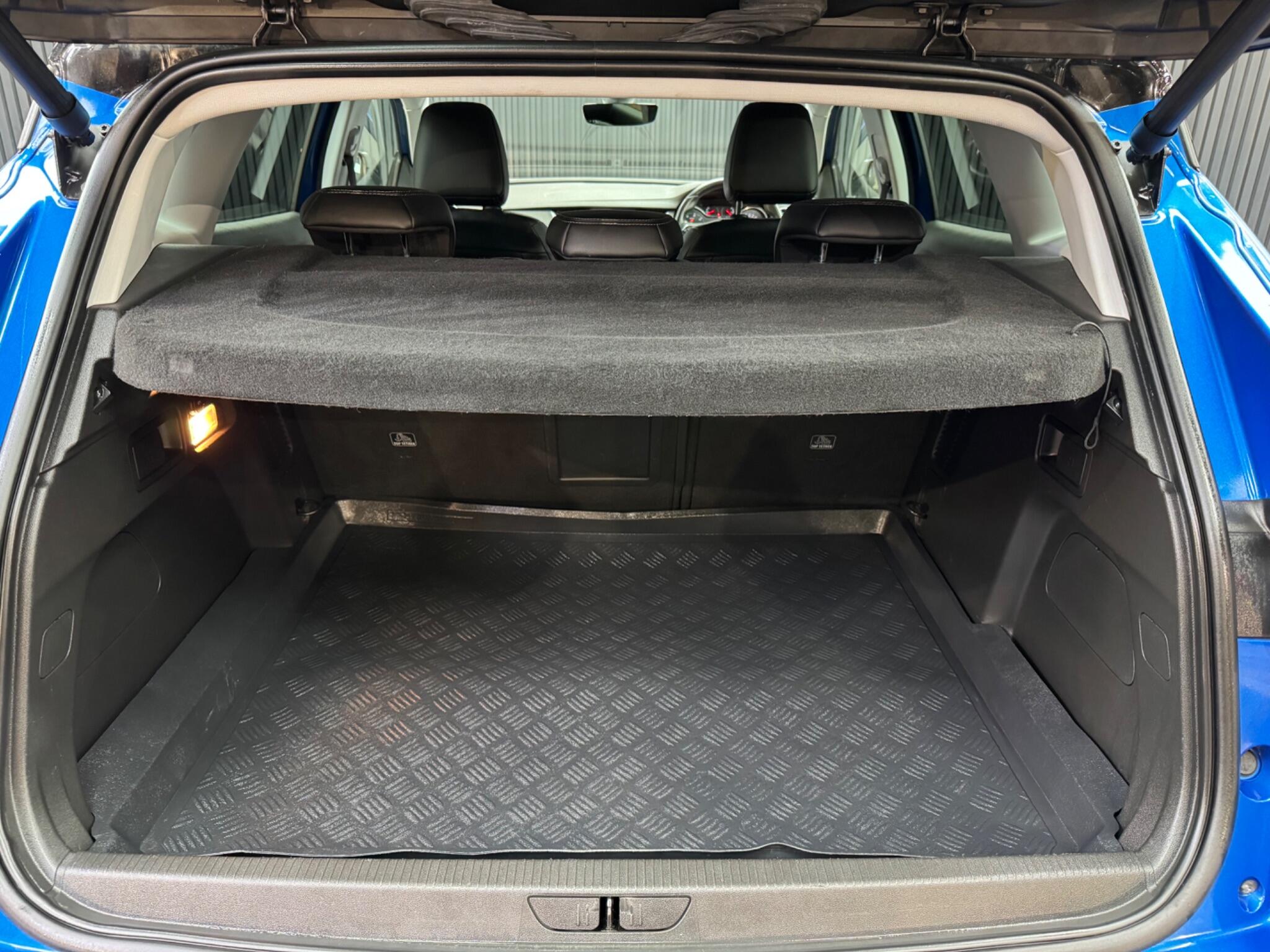 Vauxhall Grandland X view 37
