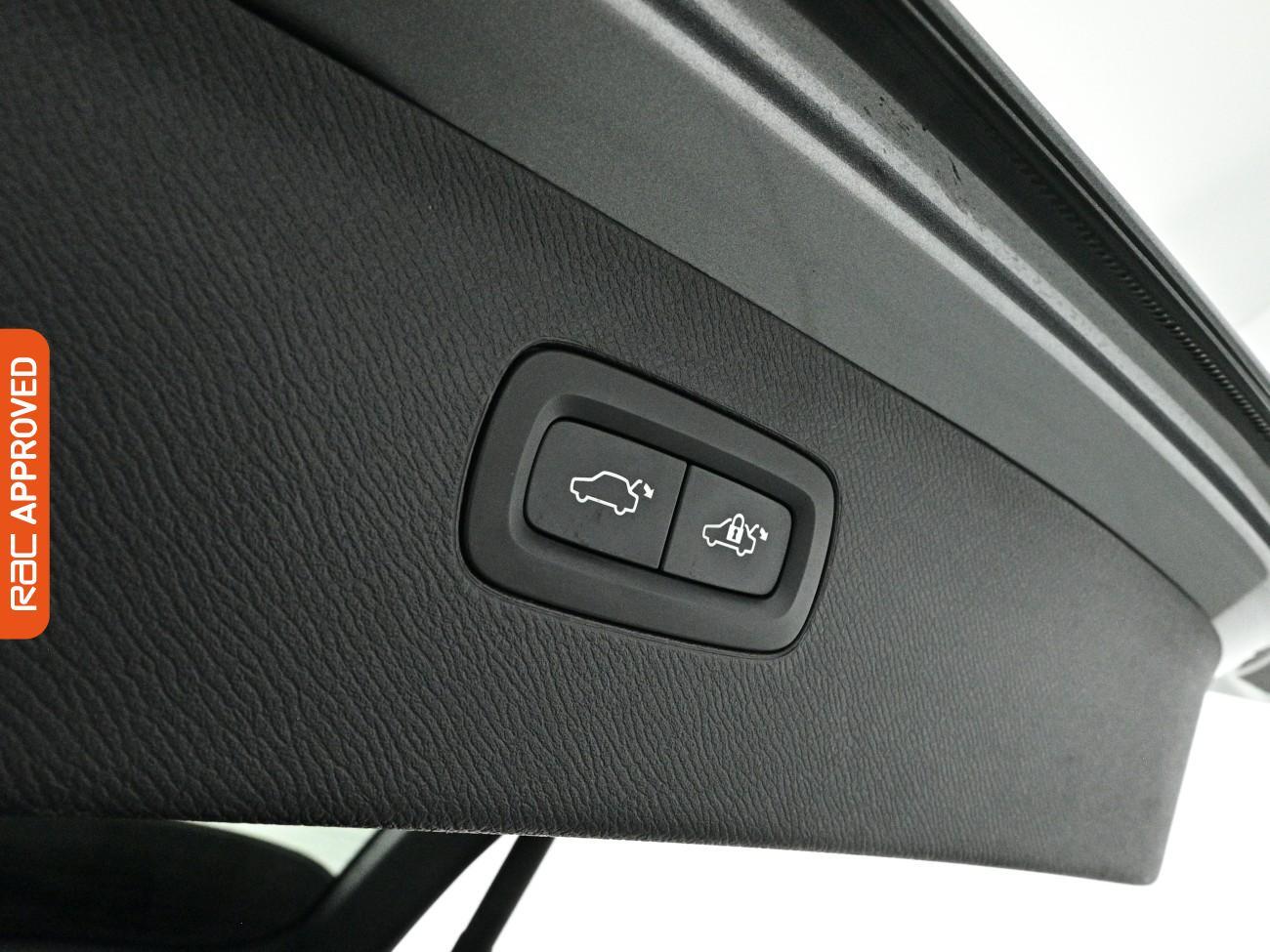 Volvo XC90 view 14