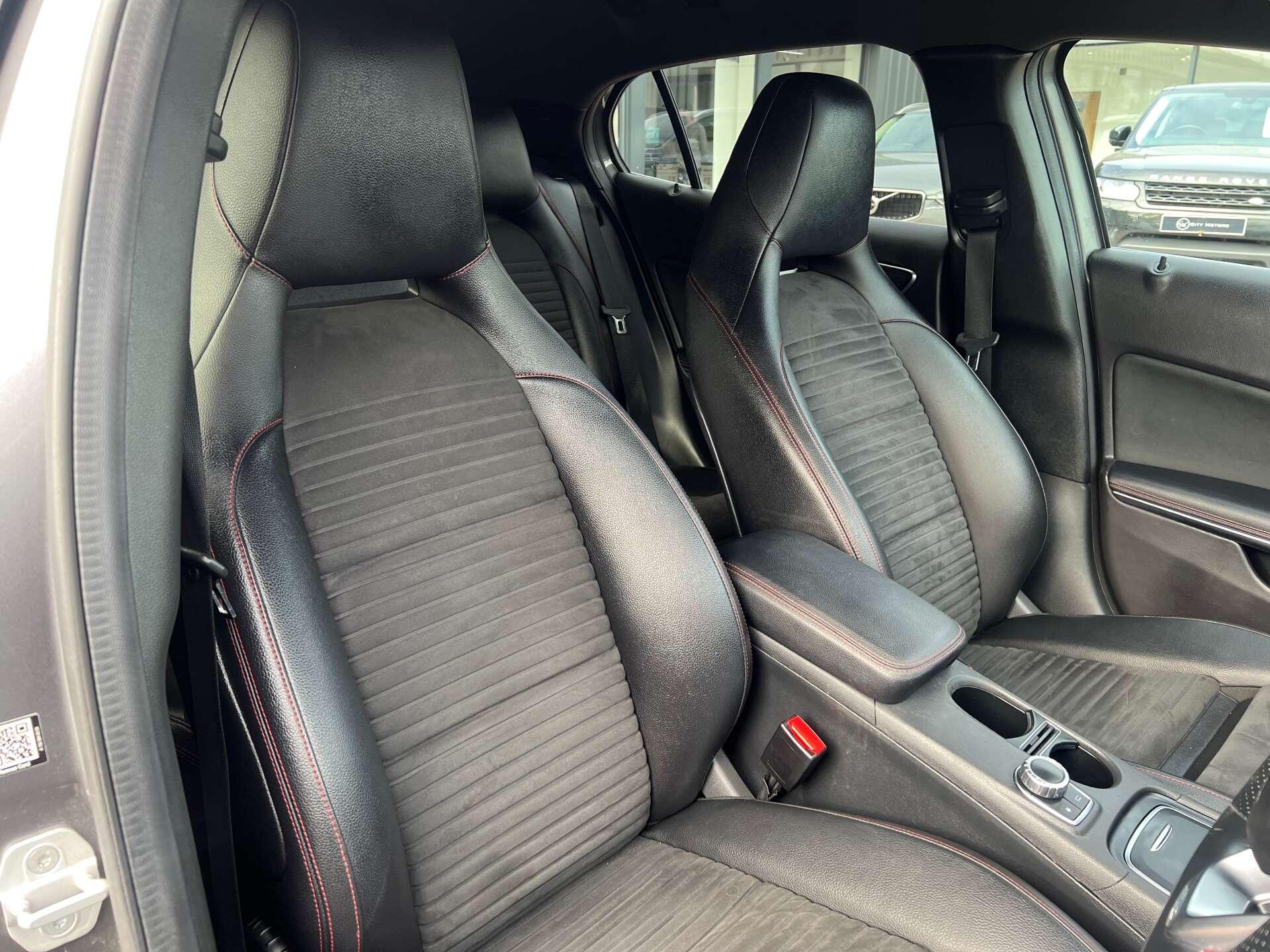 Mercedes-Benz GLA view 16