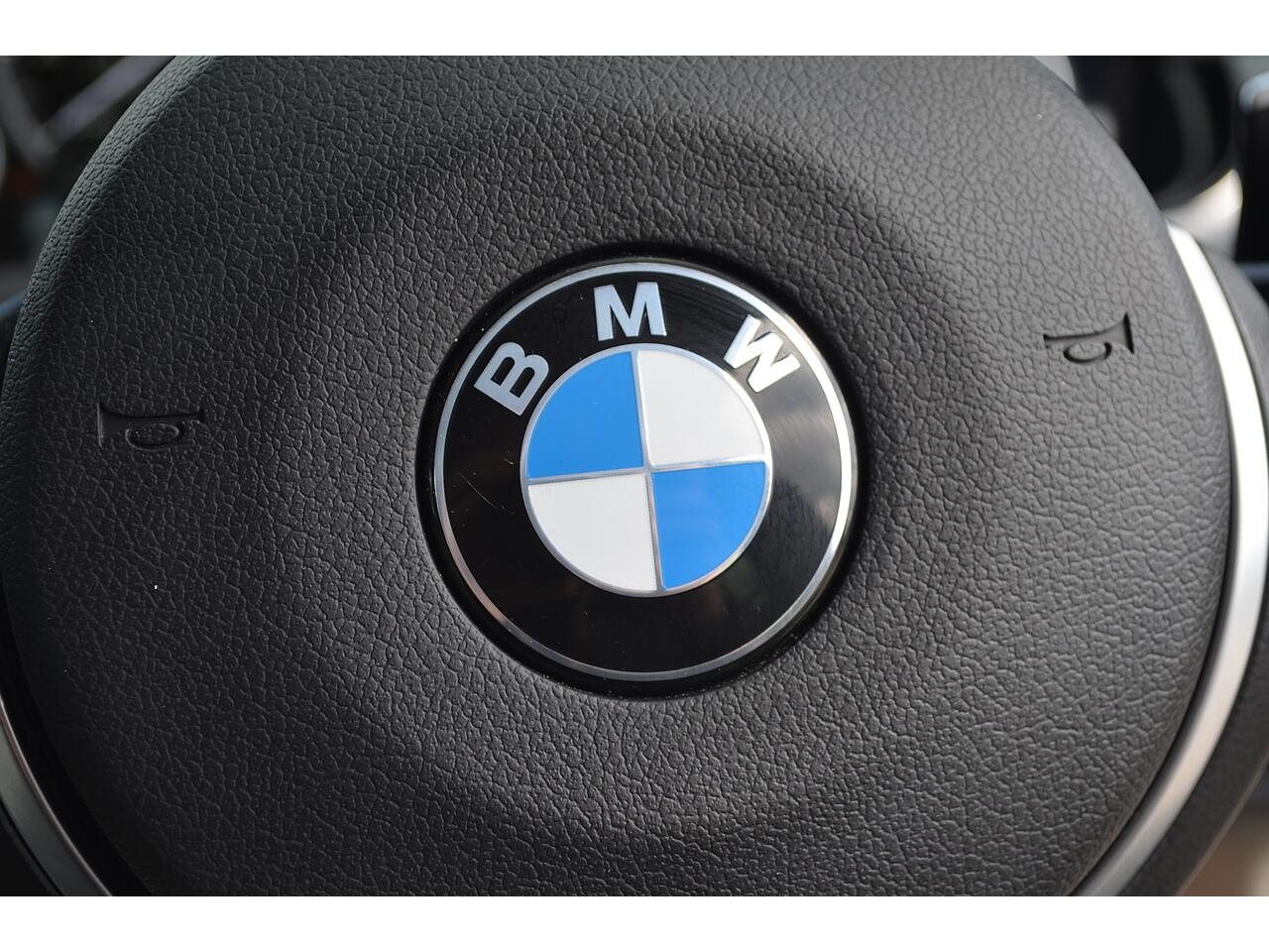 BMW 6 Series view 30