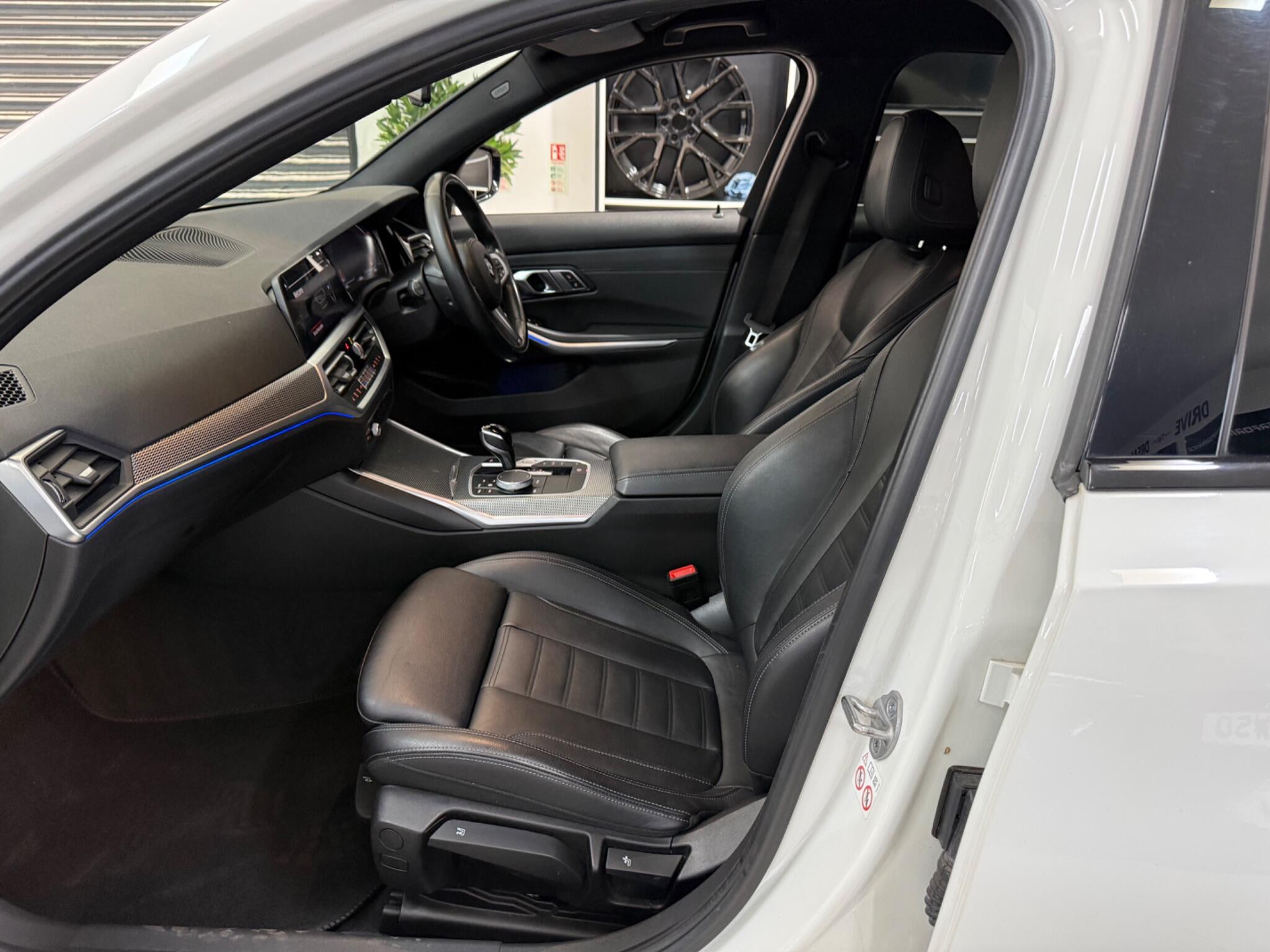 BMW 3 Series view 30