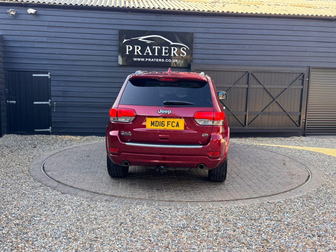 Jeep Grand Cherokee view 4