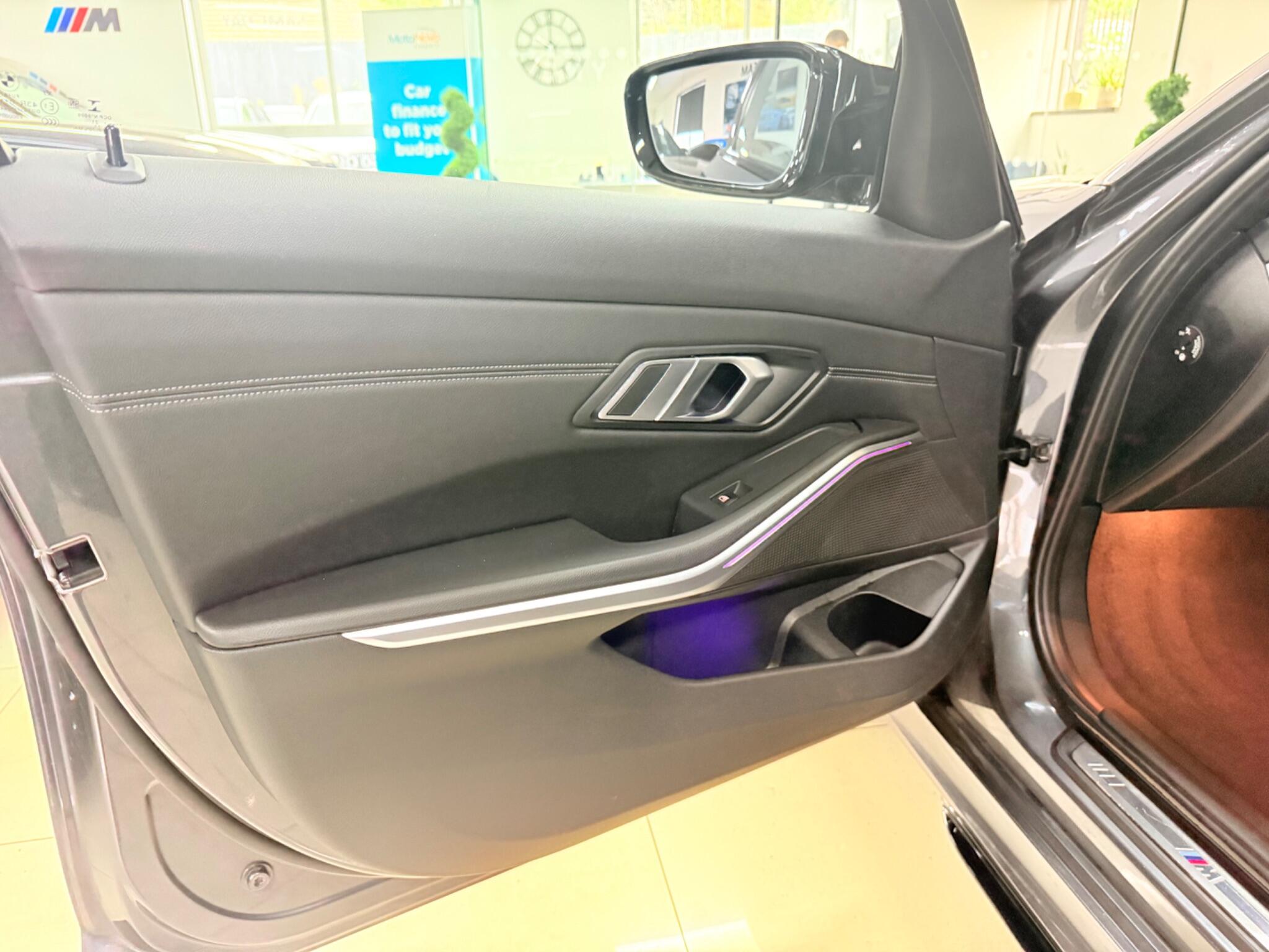 BMW 3 Series view 49
