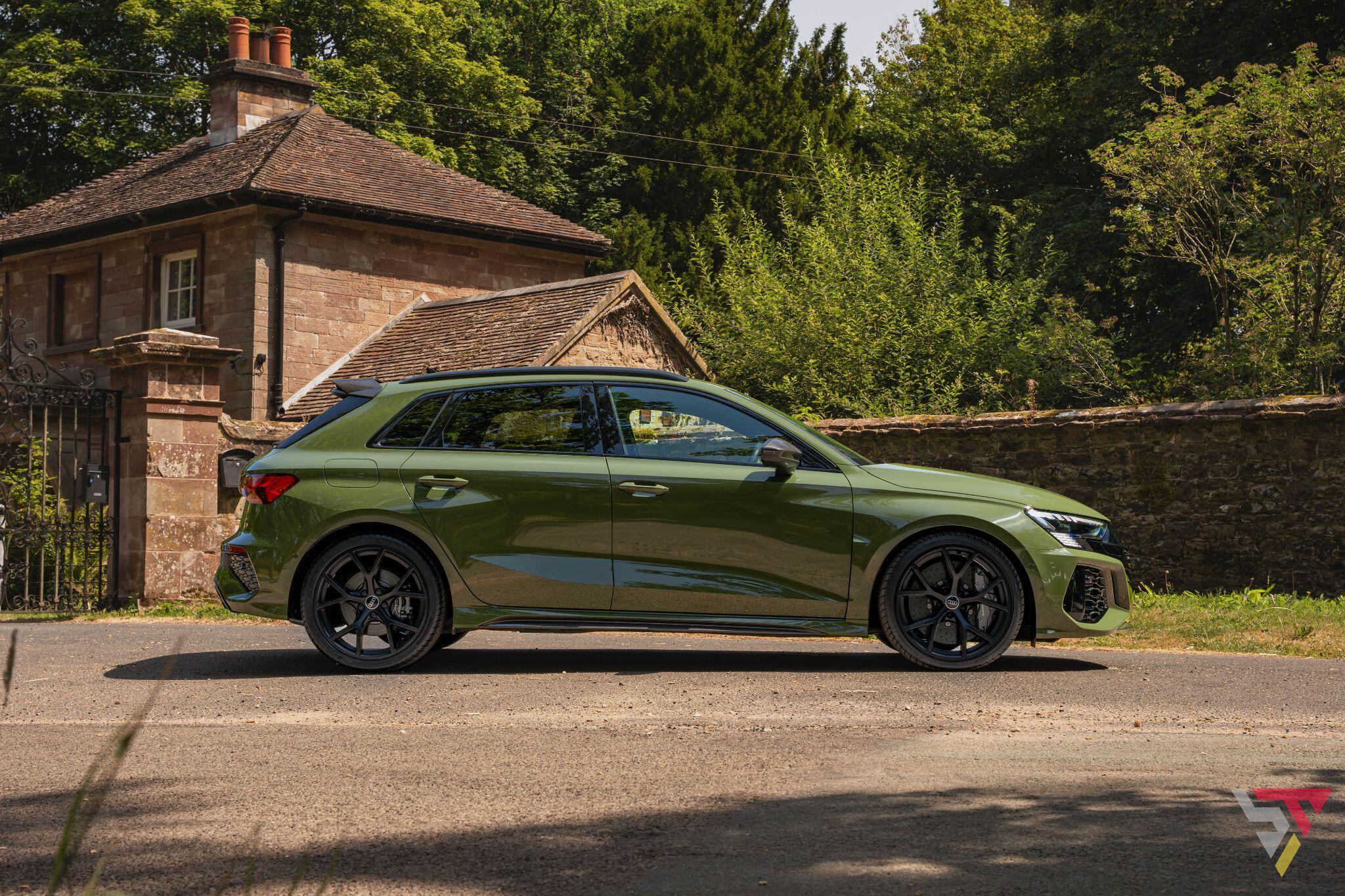 Audi RS3 view 3