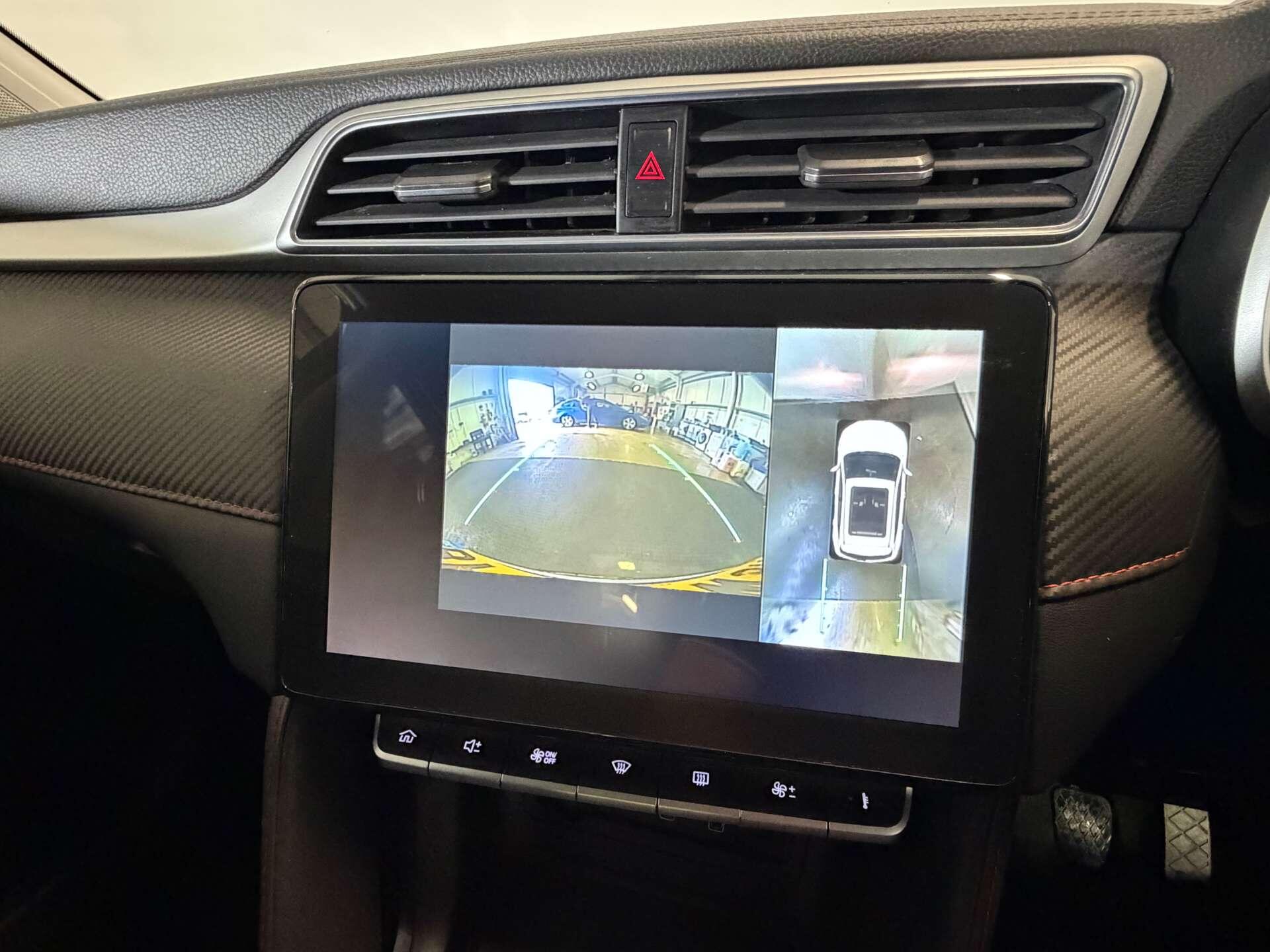 MG ZS view 41
