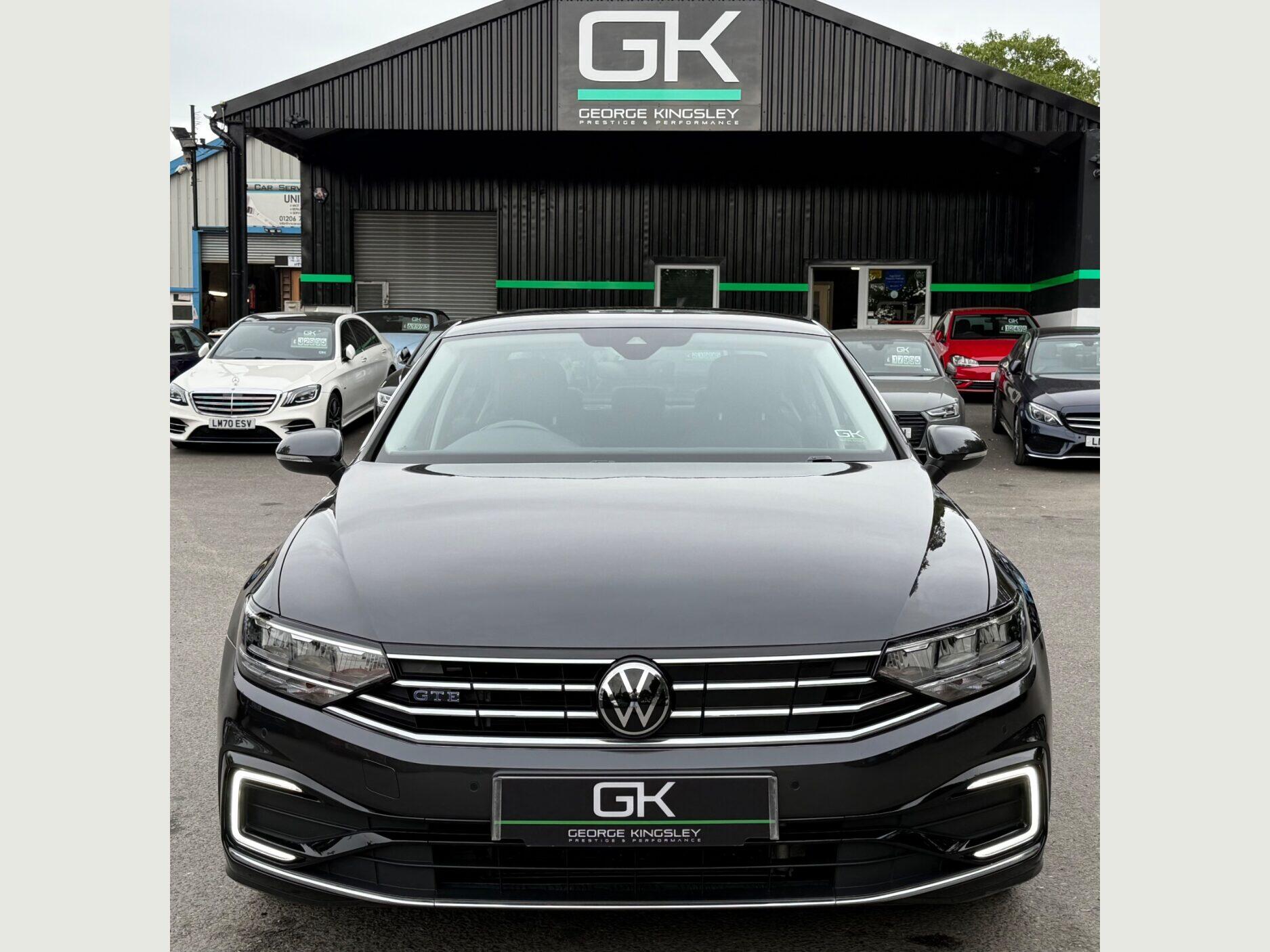 Volkswagen Passat view 12