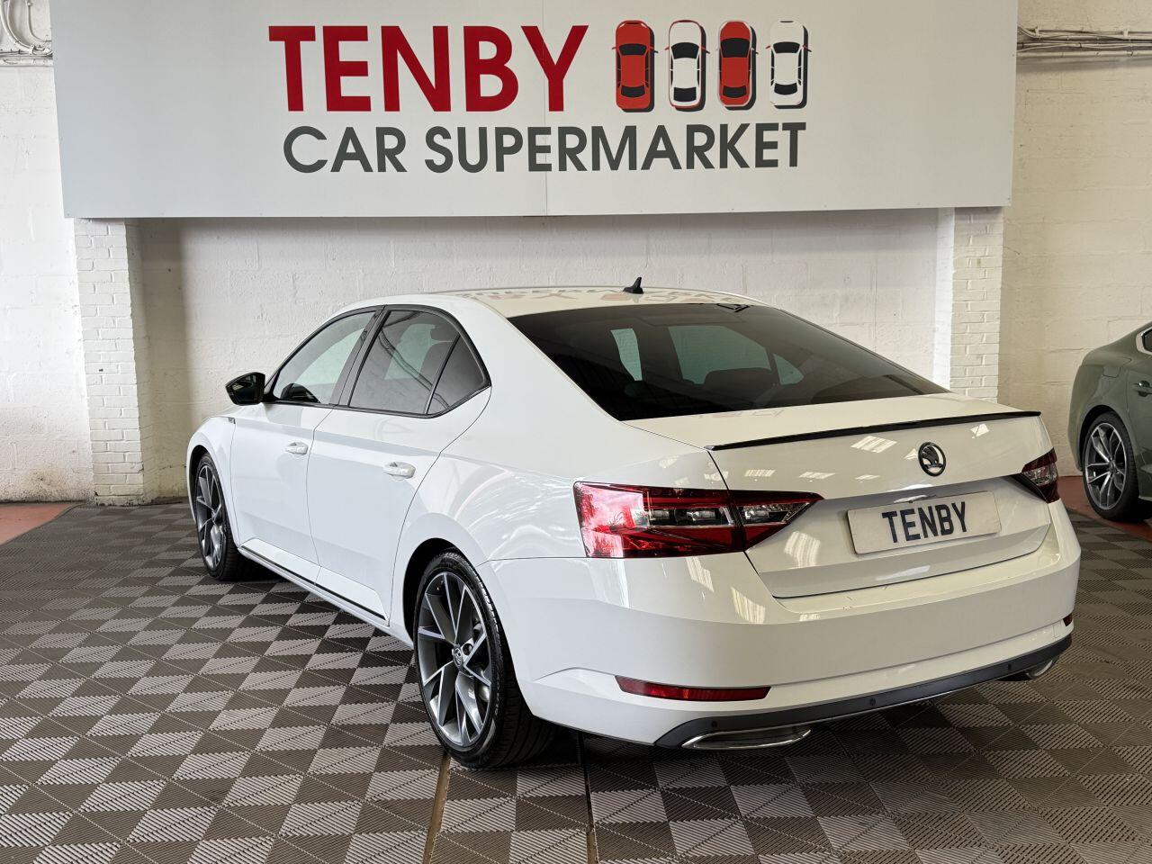 Skoda Superb view 7