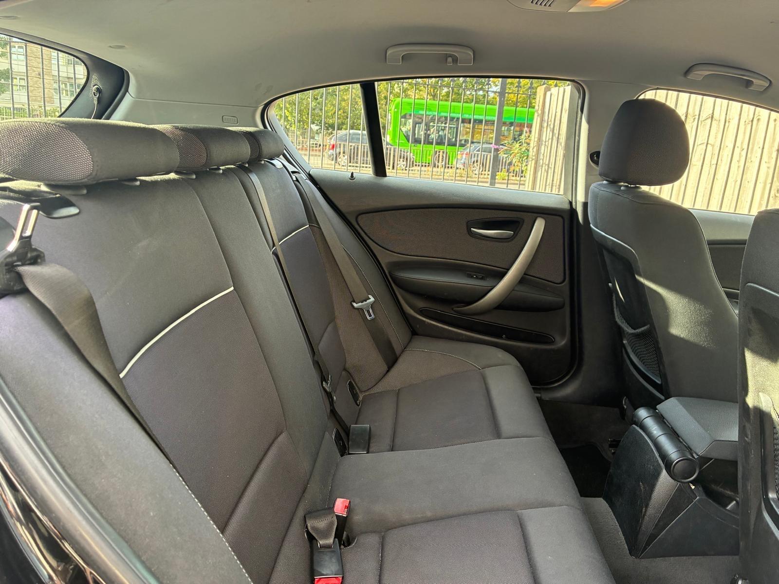 BMW 1 Series view 14