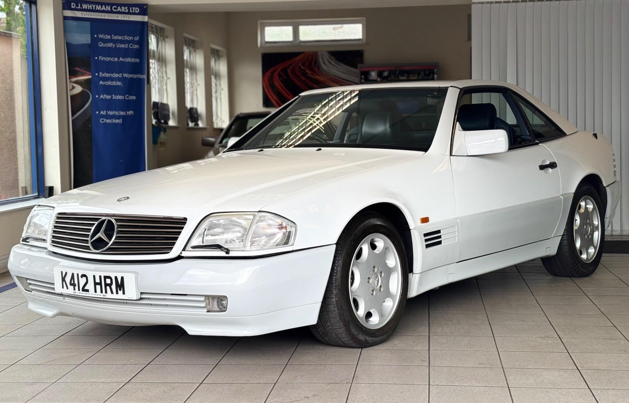 Mercedes-Benz 300 view 4