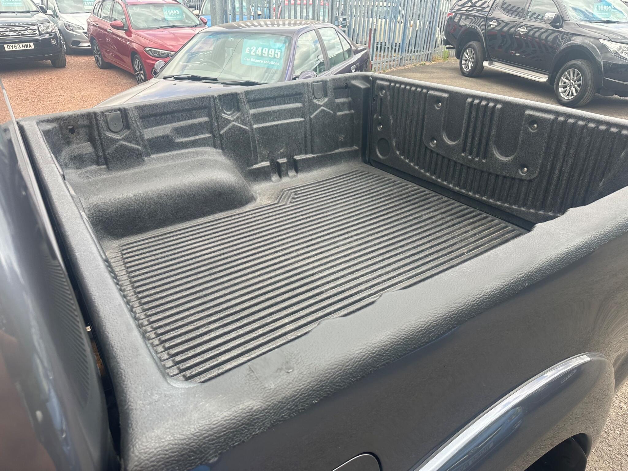 Toyota Hilux view 53