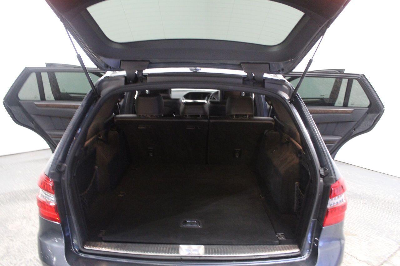 Mercedes-Benz E-Class view 24
