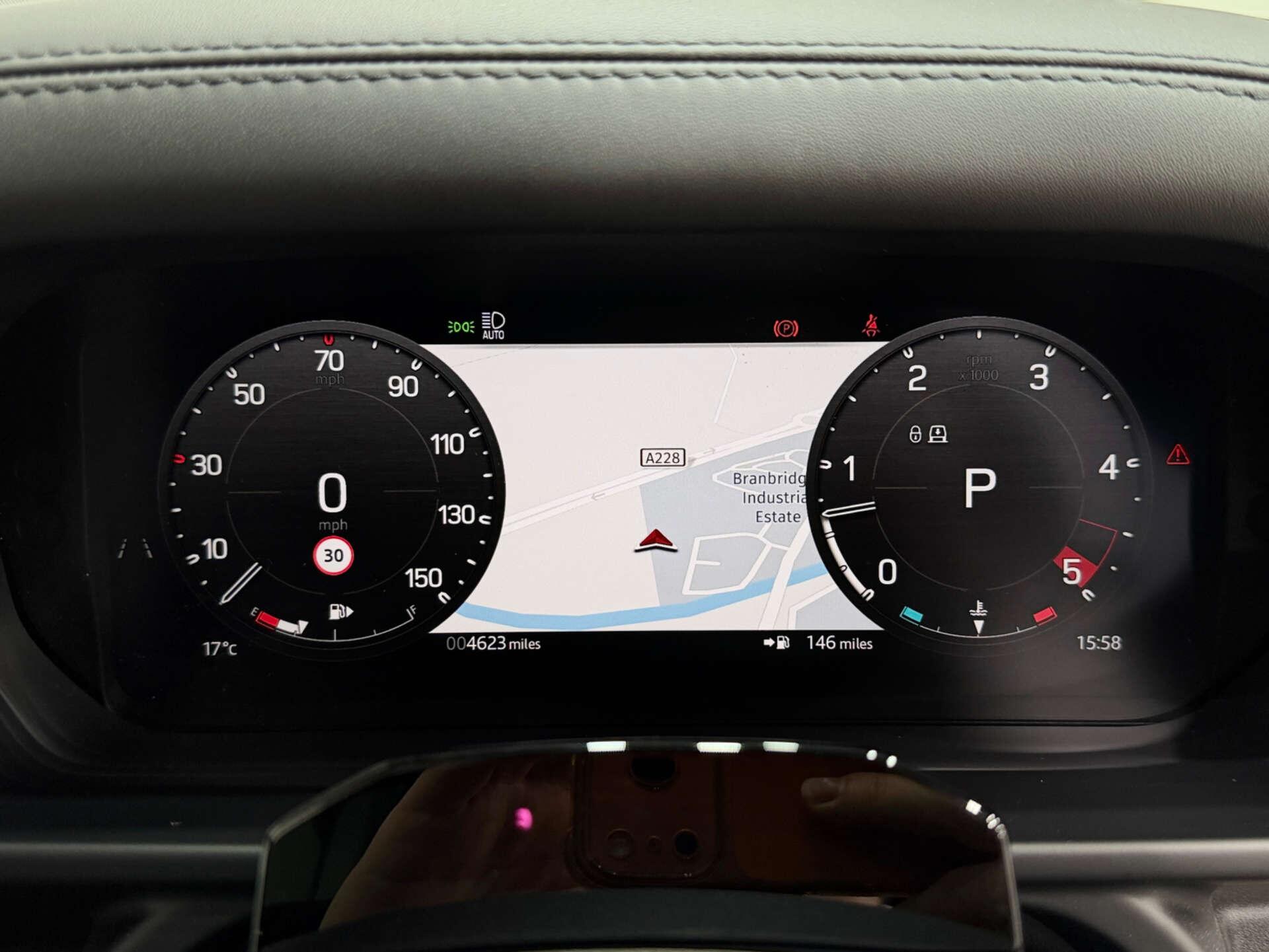 Land Rover Defender view 22